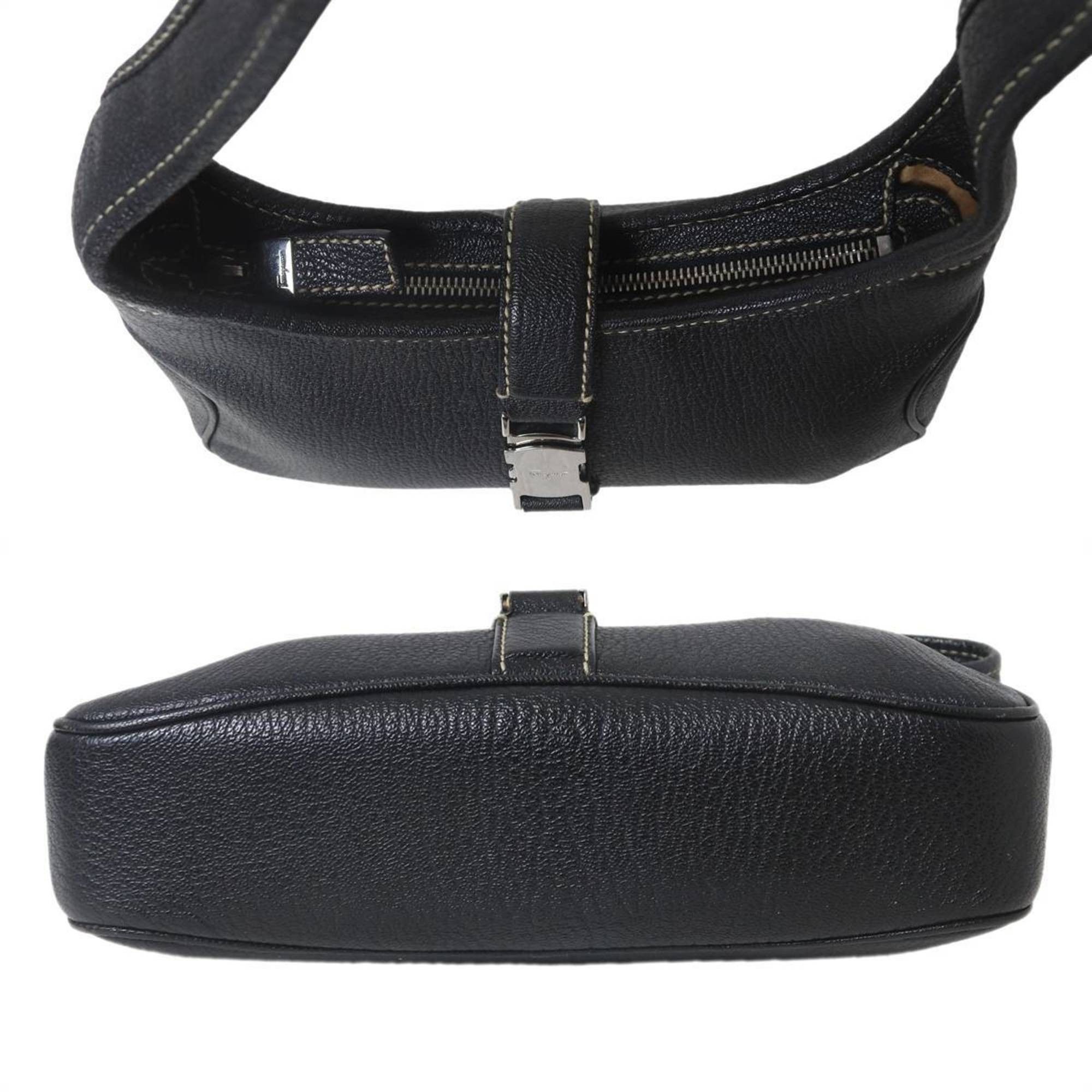 Salvatore Ferragamo Salvatore Ferragamo Ferragamo shoulder bag, leather, black, BA 21 0734 Size ONE SIZE - 5 Thumbnail