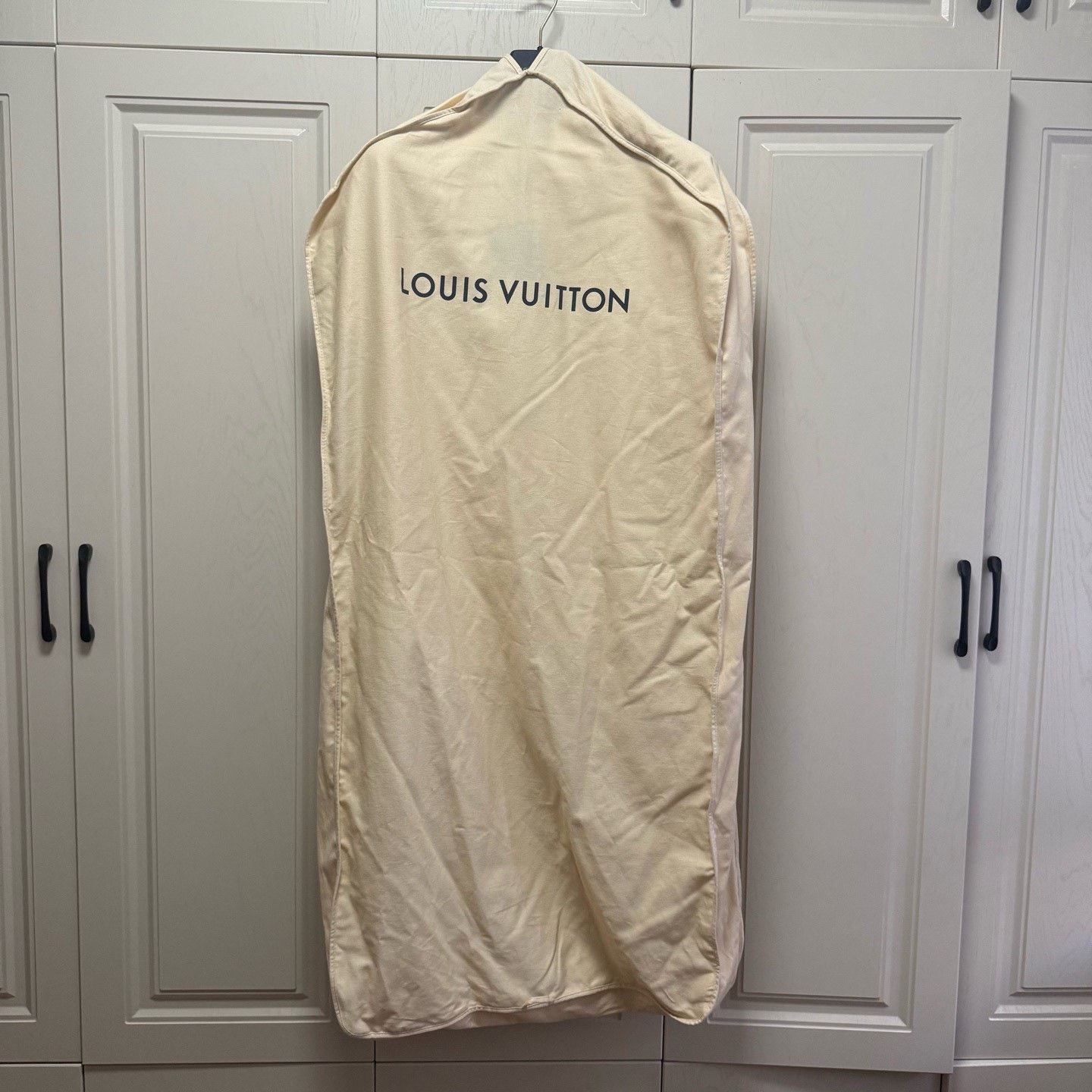 Louis Vuitton Louis Vuitton White Embossed Short-Sleeve M Size US M / EU 48-50 / 2 - 7 Thumbnail
