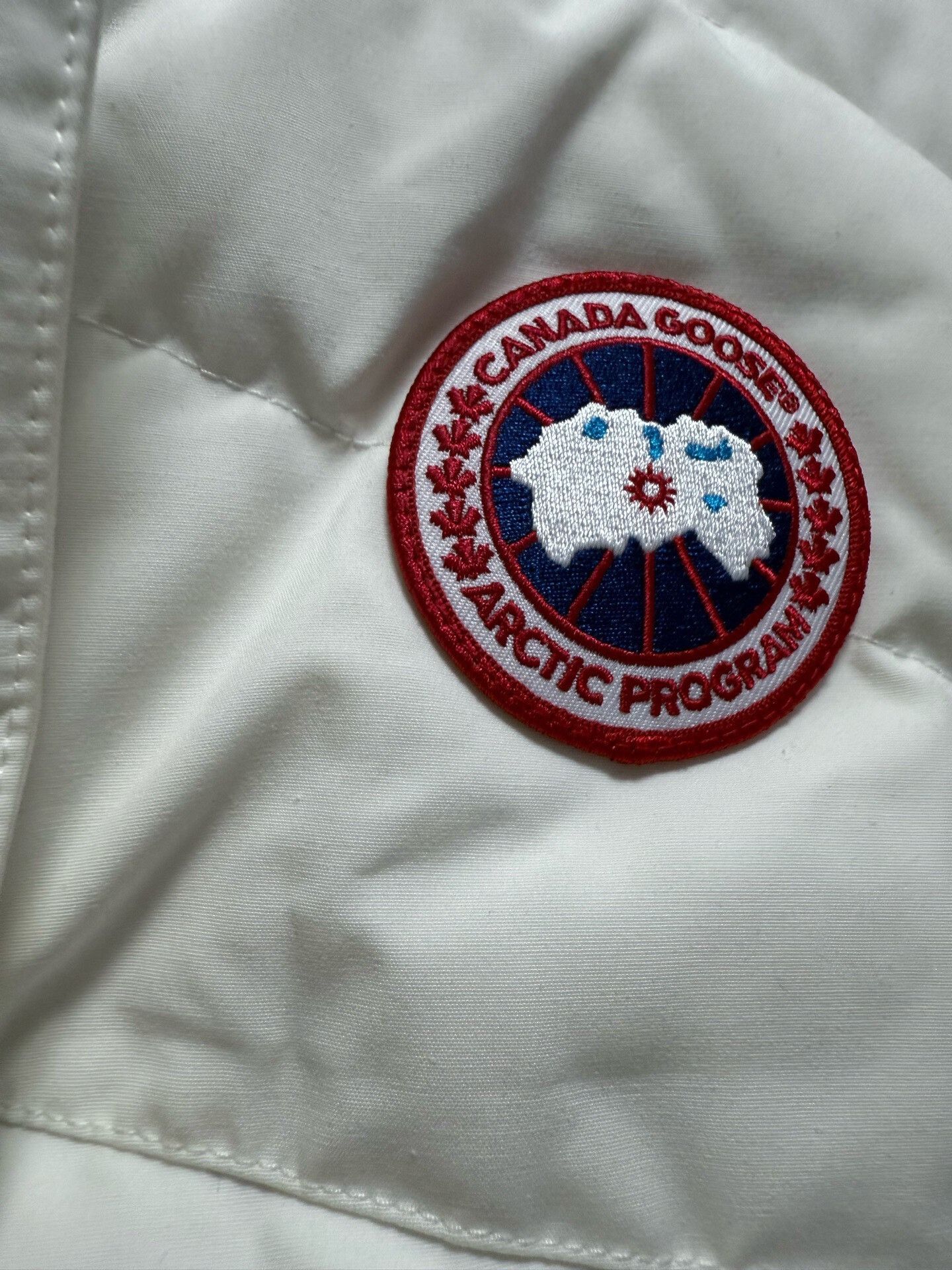 Canada Goose Canada Goose White Down Vest Size L Size US L / EU 52-54 / 3 - 3 Thumbnail