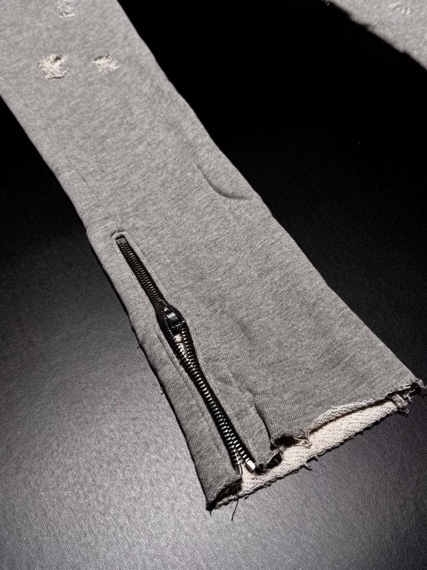 Amiri Amiri Gray Leather Patch Long Sweatpants Size US 26 / EU 42 - 3 Thumbnail