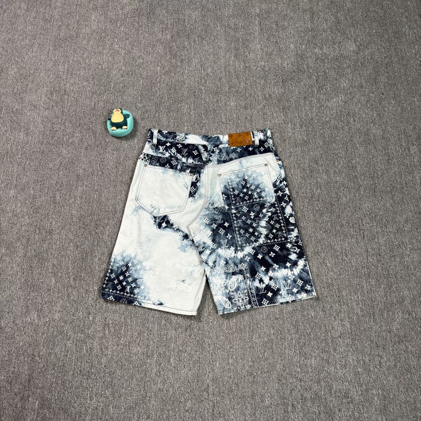 Louis Vuitton LV Bandana Print Denim Shorts Size US 32 / EU 48 - 2 Thumbnail