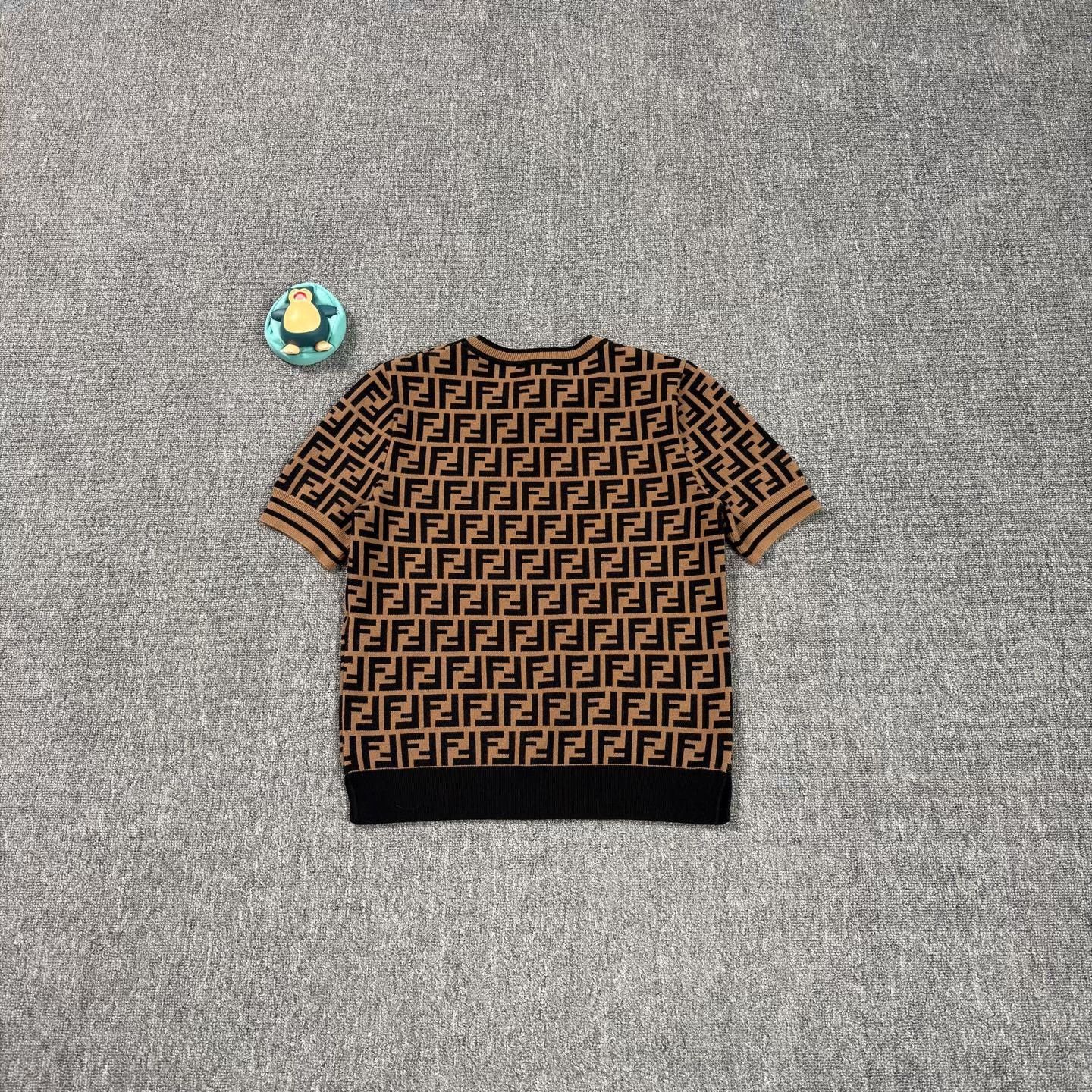 Fendi Fendi Monogram Short Sleeve Knit Size S / US 4 / IT 40 - 2 Thumbnail
