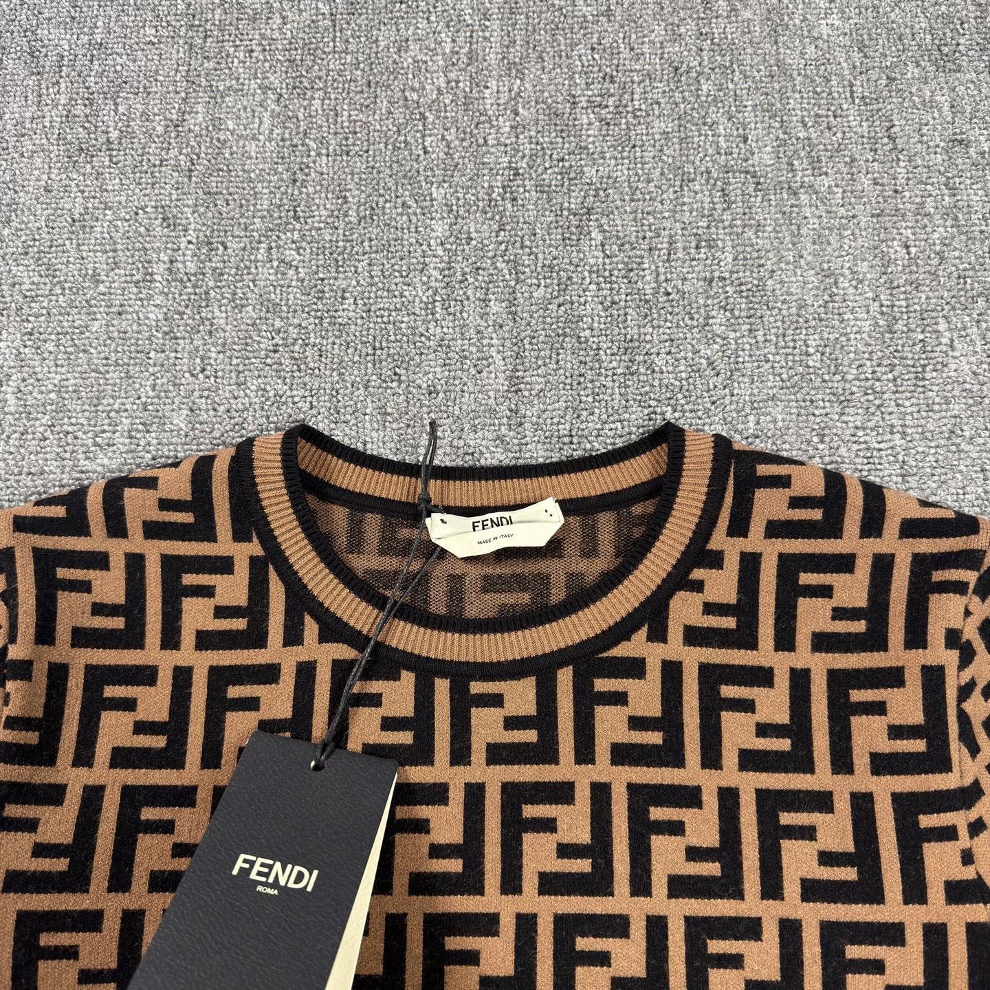 Fendi Fendi Monogram Short Sleeve Knit Size S / US 4 / IT 40 - 3 Thumbnail