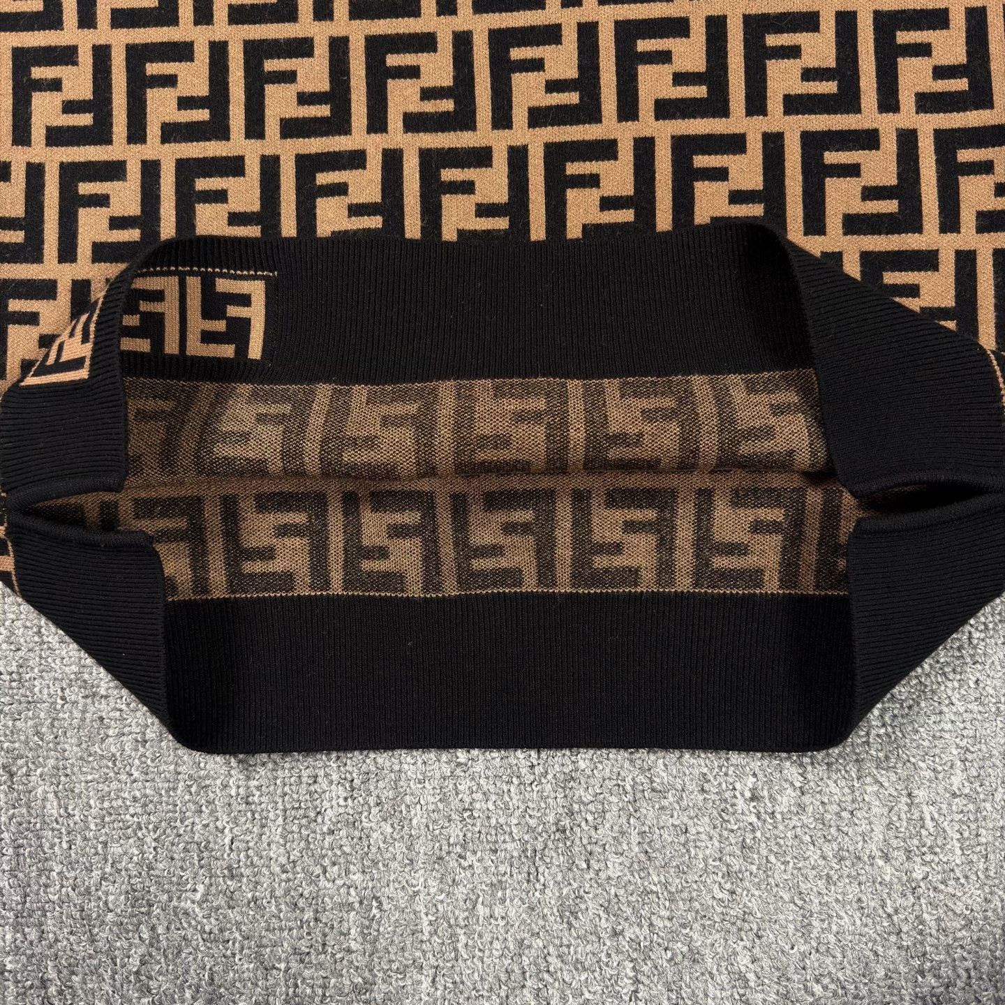 Fendi Fendi Monogram Short Sleeve Knit Size S / US 4 / IT 40 - 5 Thumbnail