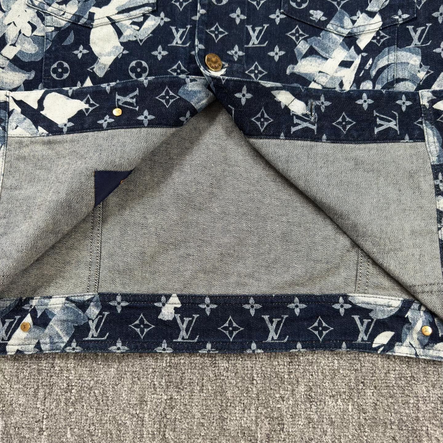 Louis Vuitton LV 2024 Seaweed Print Blue Denim Jacket Size US L / EU 52-54 / 3 - 8 Thumbnail