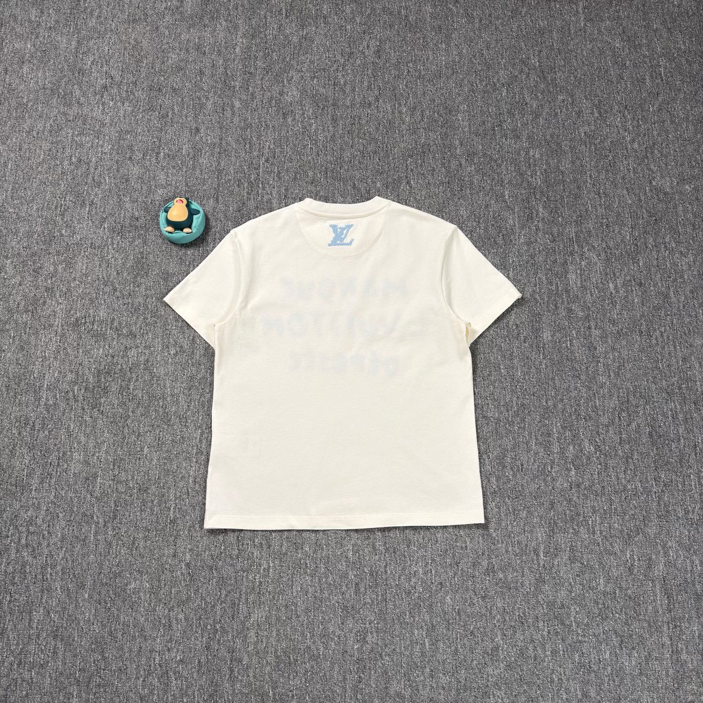 Louis Vuitton LV Blue Logo Embroidered White Short Sleeve Size US S / EU 44-46 / 1 - 2 Thumbnail
