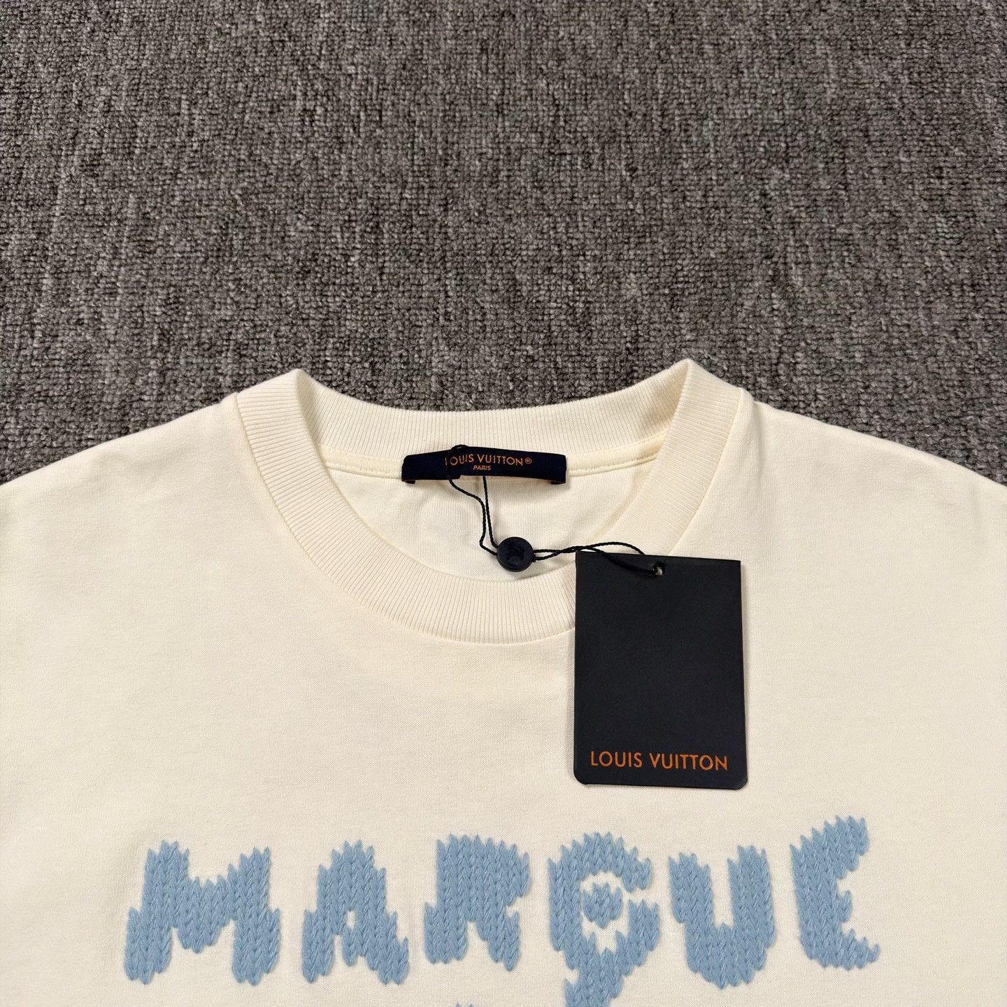 Louis Vuitton LV Blue Logo Embroidered White Short Sleeve Size US S / EU 44-46 / 1 - 3 Thumbnail