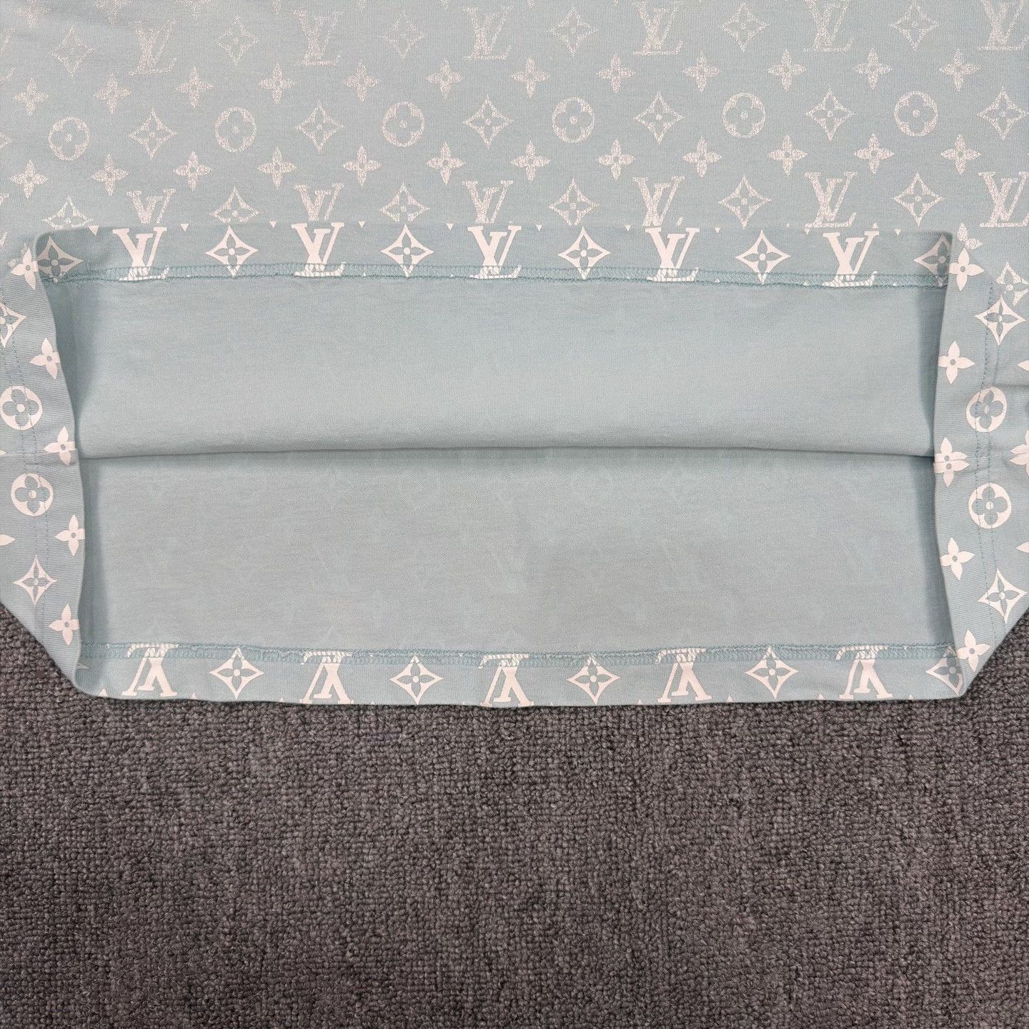 Louis Vuitton LV Gradient All-Over Print Sky Blue Tee Size US XXL / EU 58 / 5 - 7 Thumbnail