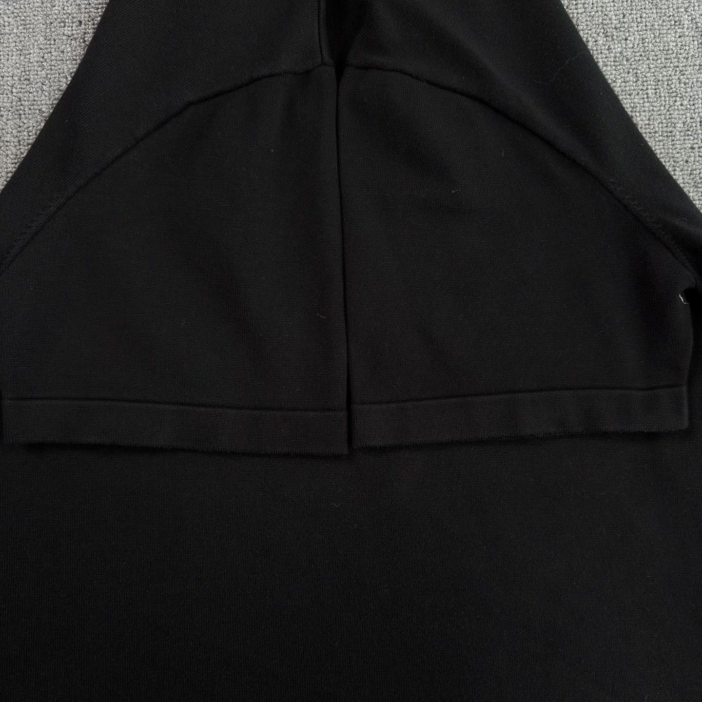 Louis Vuitton LV Embroidered Logo Black Pin Short Sleeve Size US L / EU 52-54 / 3 - 6 Thumbnail