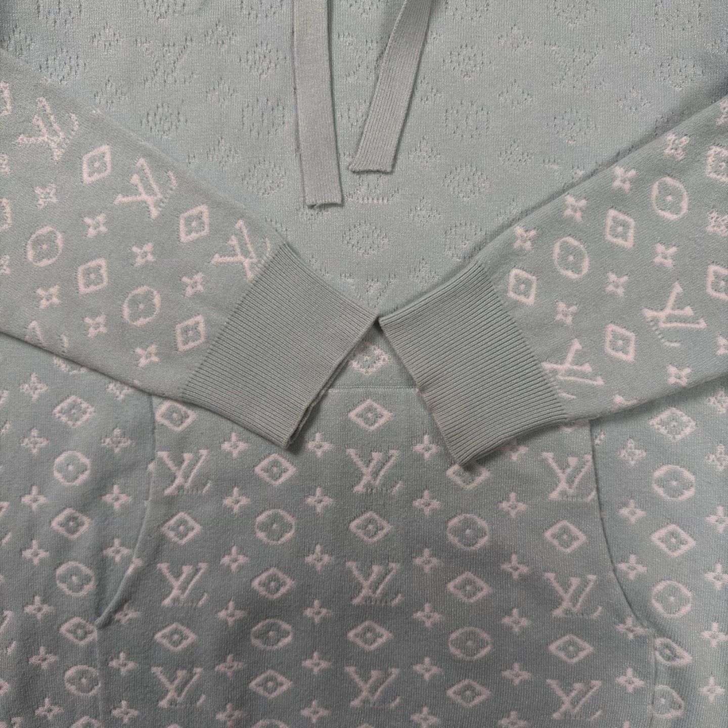 Louis Vuitton LV Fall Blue Gradient Printed Hoodie Size US M / EU 48-50 / 2 - 6 Thumbnail