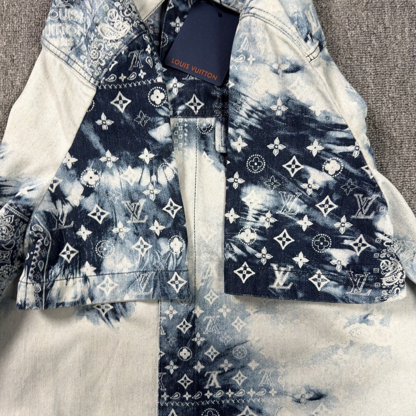 Louis Vuitton Louis Vuitton Paisley Print Short-Sleeve Shirt Size US L / EU 52-54 / 3 - 4 Thumbnail
