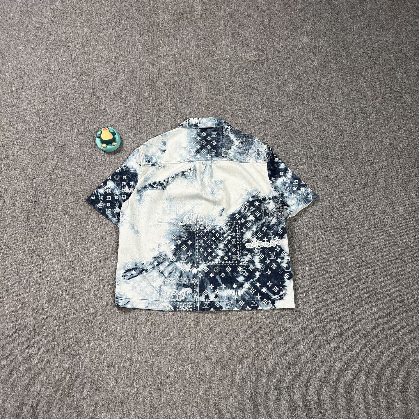 Louis Vuitton Louis Vuitton Paisley Print Short-Sleeve Shirt Size US L / EU 52-54 / 3 - 2 Thumbnail