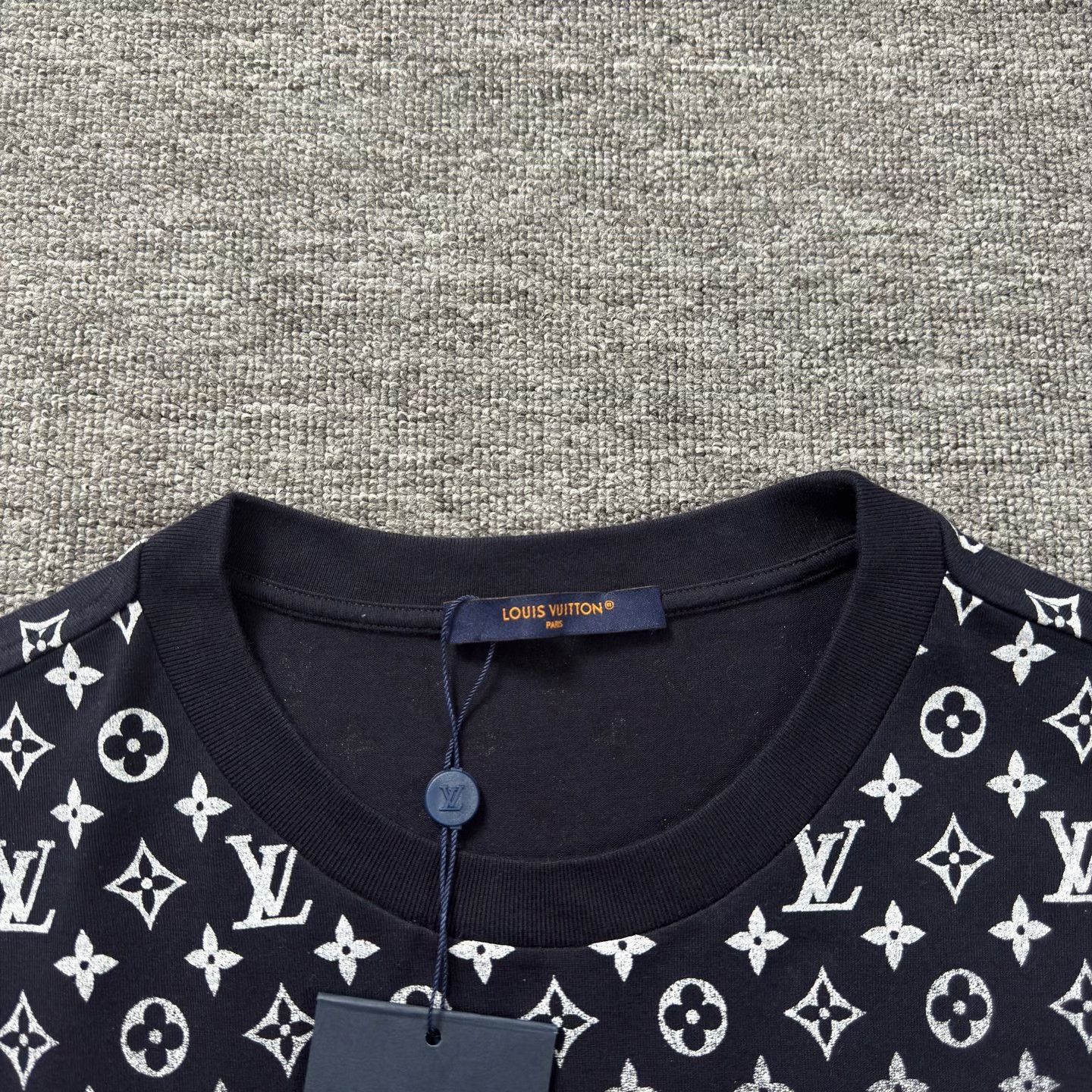 Louis Vuitton LV 2024 Navy Gradient Print Short-Sleeve Size US XL / EU 56 / 4 - 3 Thumbnail