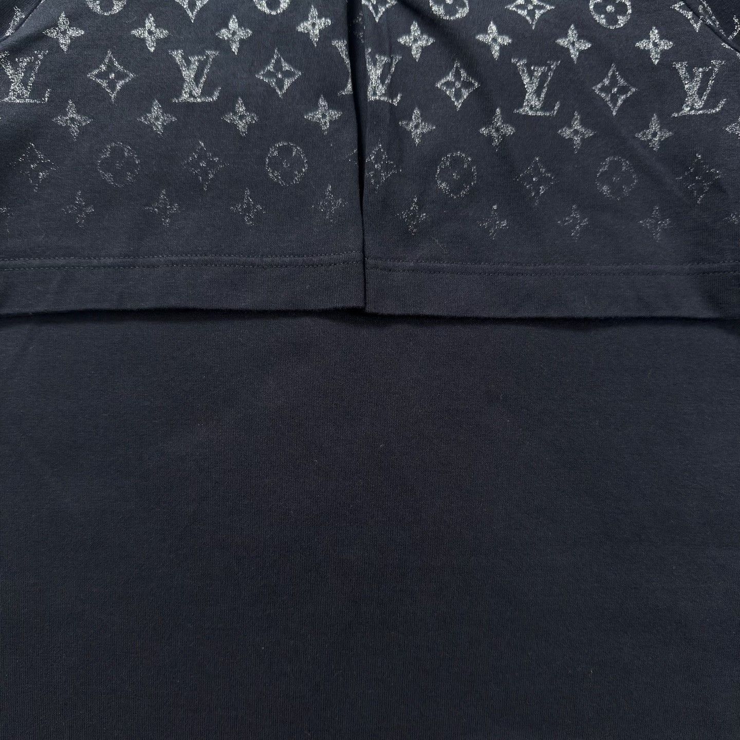 Louis Vuitton LV 2024 Navy Gradient Print Short-Sleeve Size US XL / EU 56 / 4 - 6 Thumbnail