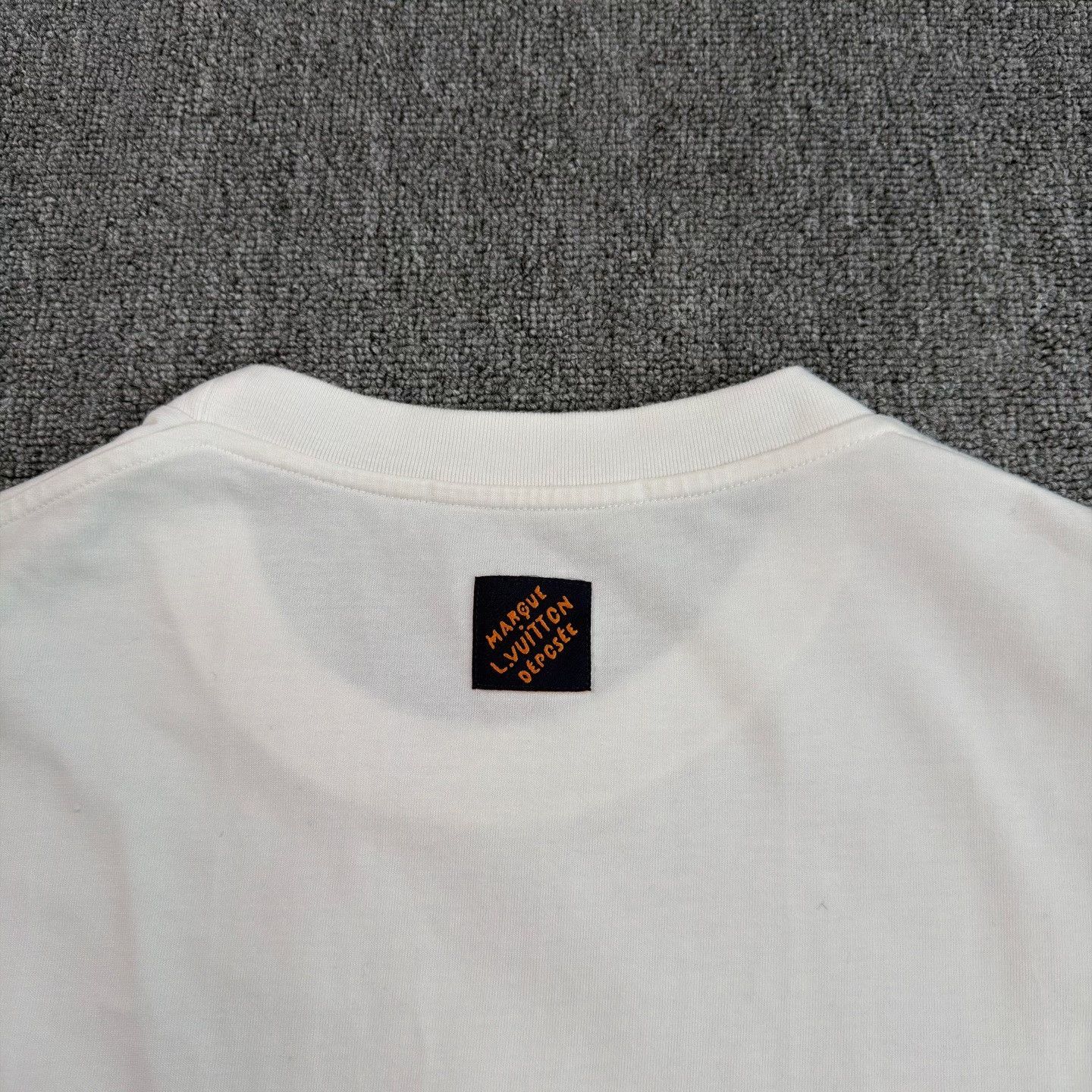 Louis Vuitton LV 25 Three Flower Beaded T-shirt Size US XXL / EU 58 / 5 - 8 Thumbnail
