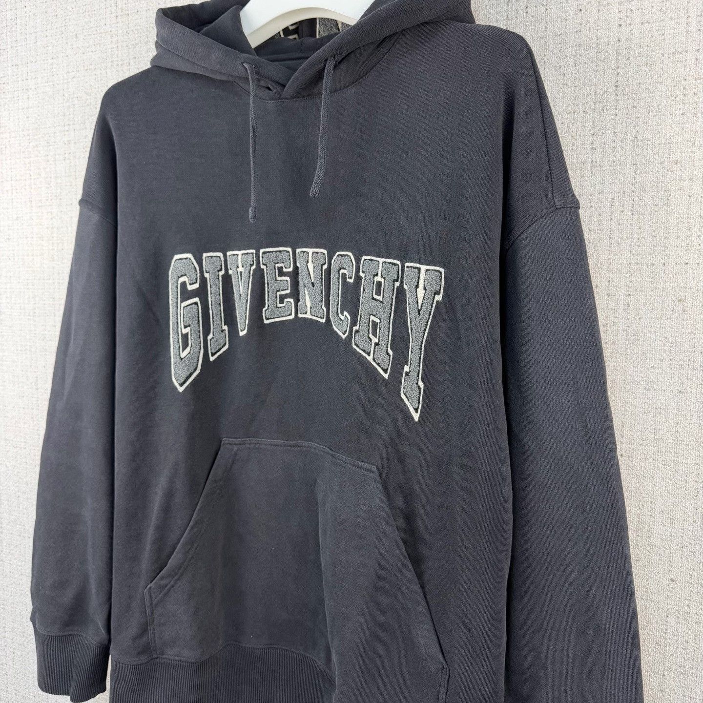 Givenchy GIVENCHY FW22 Washed Flocked Logo Hoodie Size US M / EU 48-50 / 2 - 2 Thumbnail