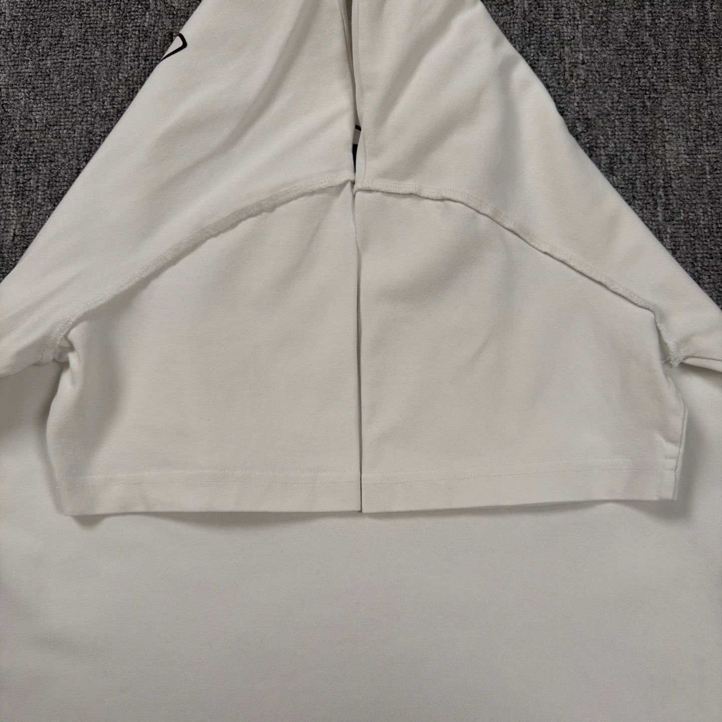 Louis Vuitton LV White Snow Mountain Melt Tee Size US XL / EU 56 / 4 - 6 Thumbnail