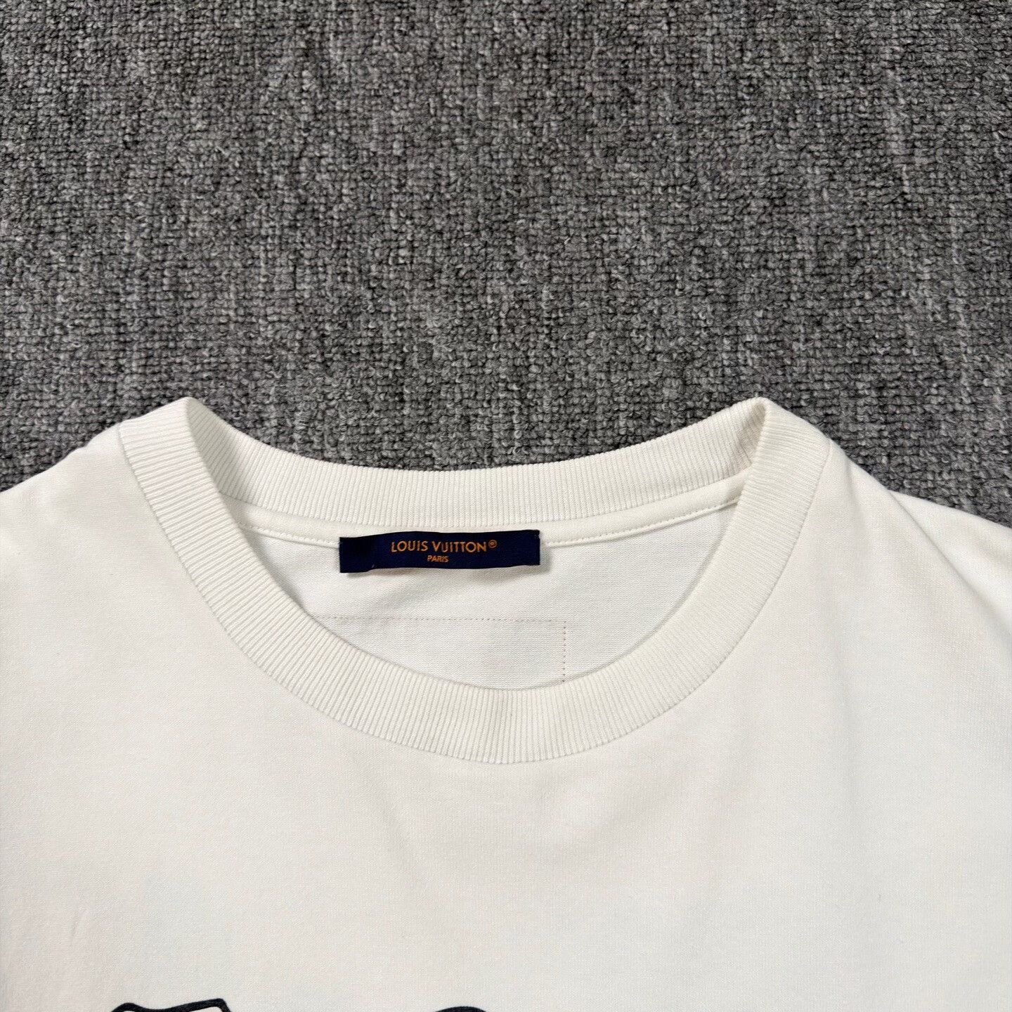 Louis Vuitton LV White Snow Mountain Melt Tee Size US XL / EU 56 / 4 - 3 Thumbnail