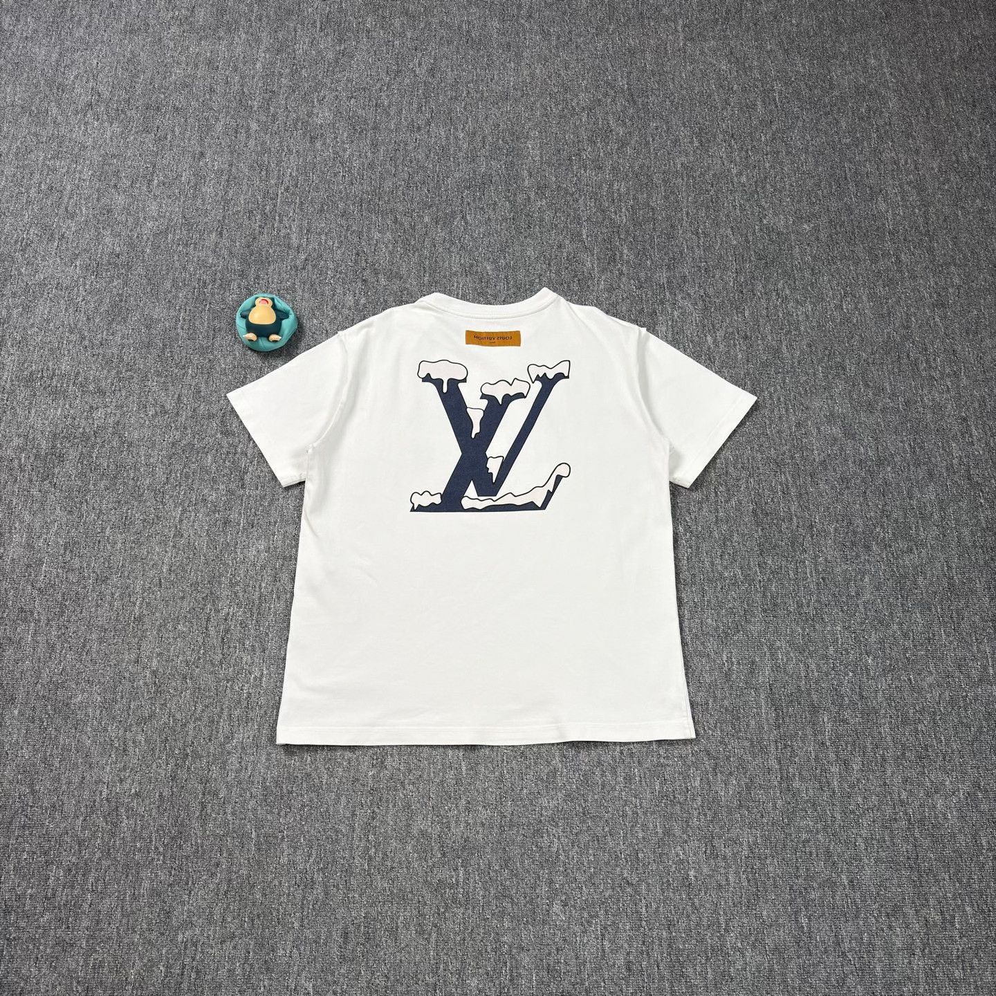 Louis Vuitton LV White Snow Mountain Melt Tee Size US XL / EU 56 / 4 - 2 Thumbnail