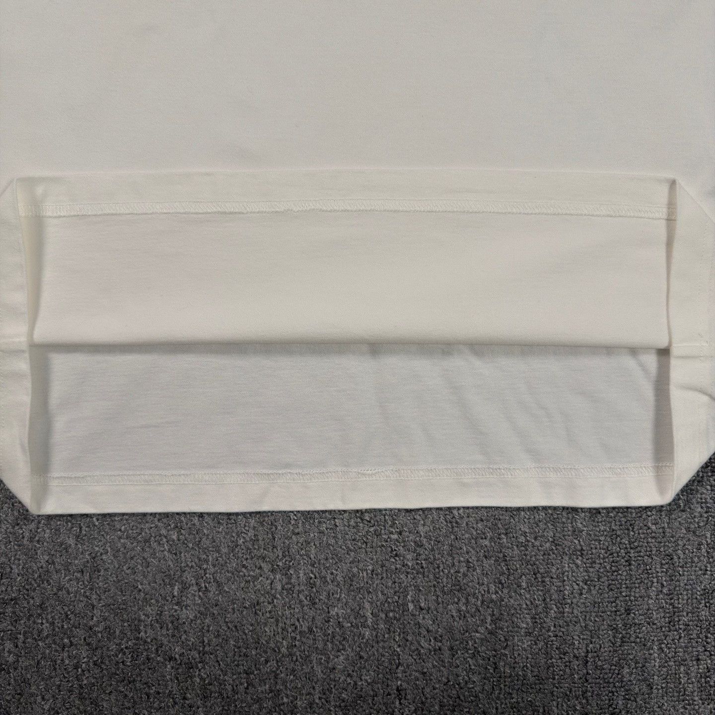 Louis Vuitton LV Embossed Logo White T-Shirt Size US XL / EU 56 / 4 - 5 Thumbnail