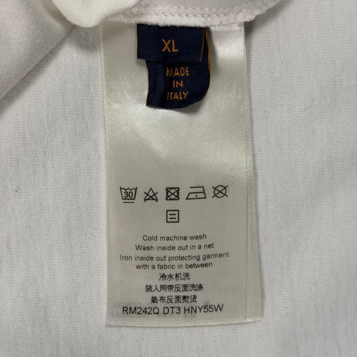 Louis Vuitton LV Embossed Logo White T-Shirt Size US XL / EU 56 / 4 - 7 Thumbnail