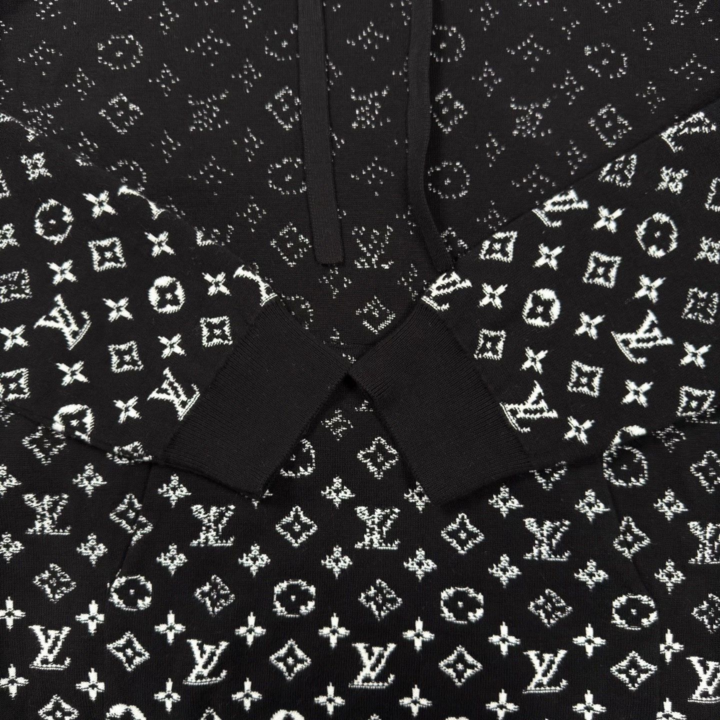 Louis Vuitton LV Black White Gradient Print Hoodie Size US XL / EU 56 / 4 - 6 Thumbnail