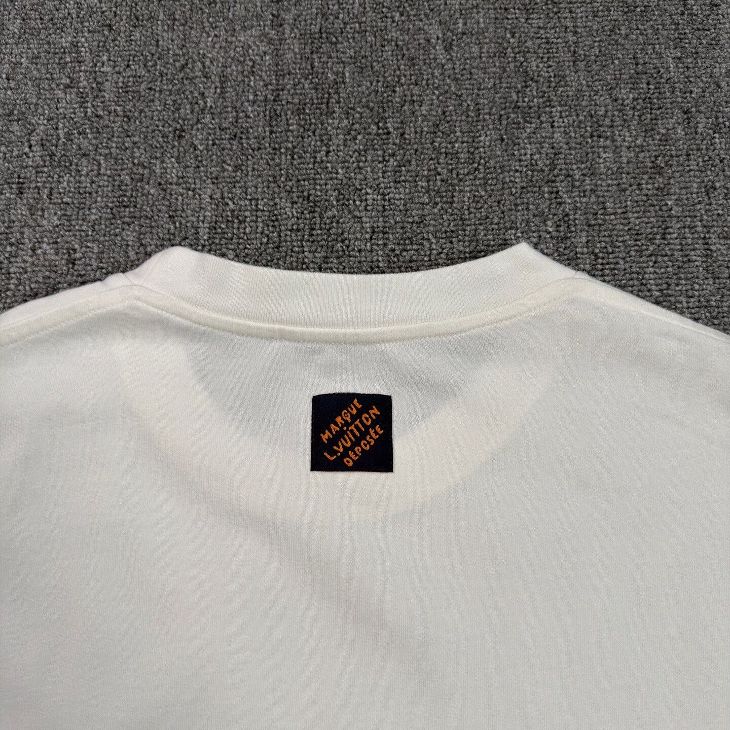 Louis Vuitton LV 2025 Triple Flower Beaded Logo White Tee Size US M / EU 48-50 / 2 - 8 Thumbnail