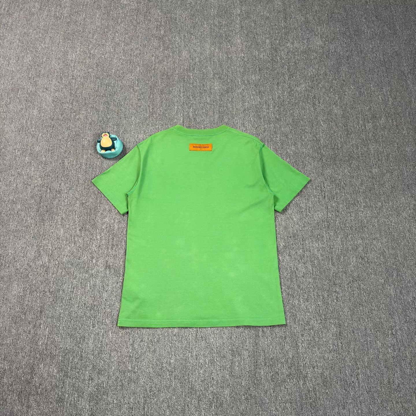 Louis Vuitton LV Embossed Logo Green Short-Sleeve Size US L / EU 52-54 / 3 - 2 Thumbnail