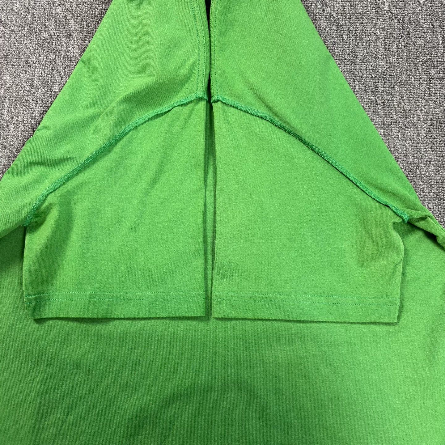Louis Vuitton LV Embossed Logo Green Short-Sleeve Size US L / EU 52-54 / 3 - 6 Thumbnail