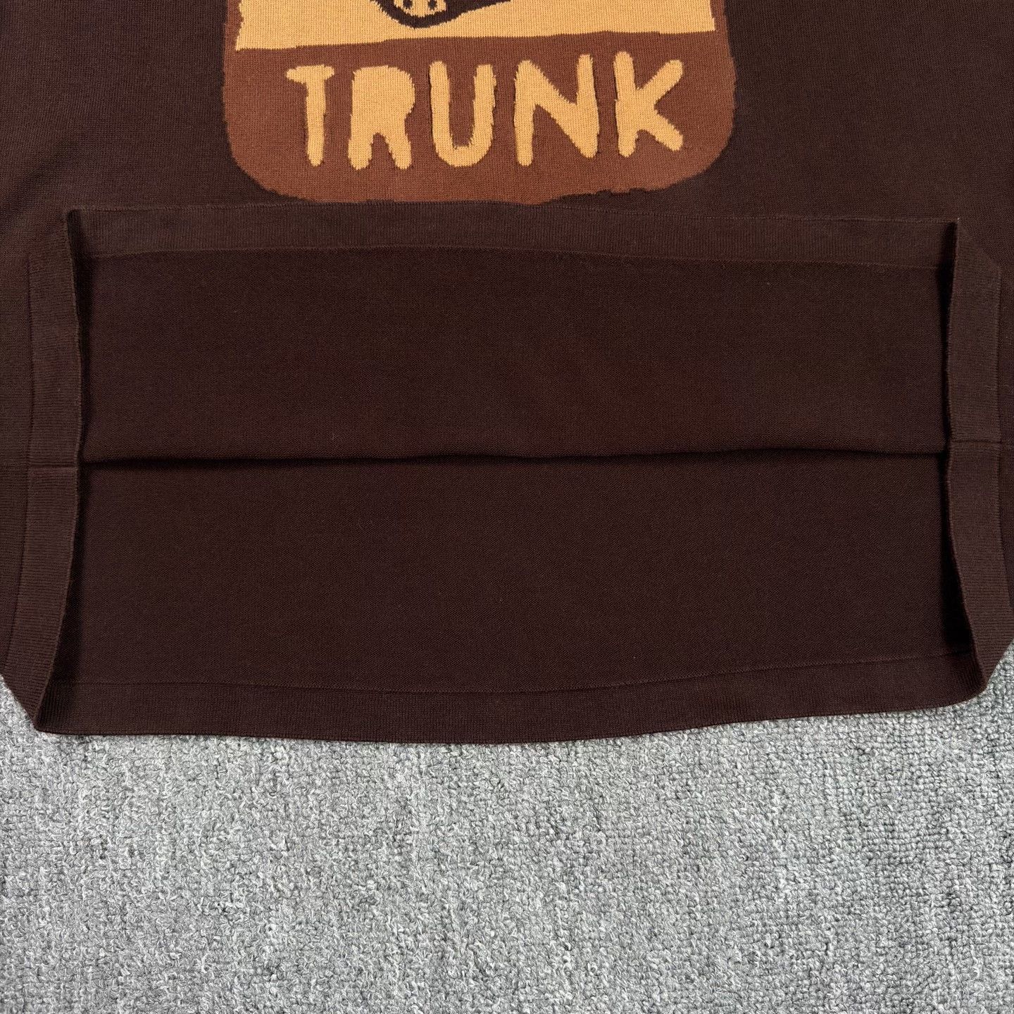 Louis Vuitton LV Hard Case Pattern Brown Knit Tee Size US XL / EU 56 / 4 - 5 Thumbnail