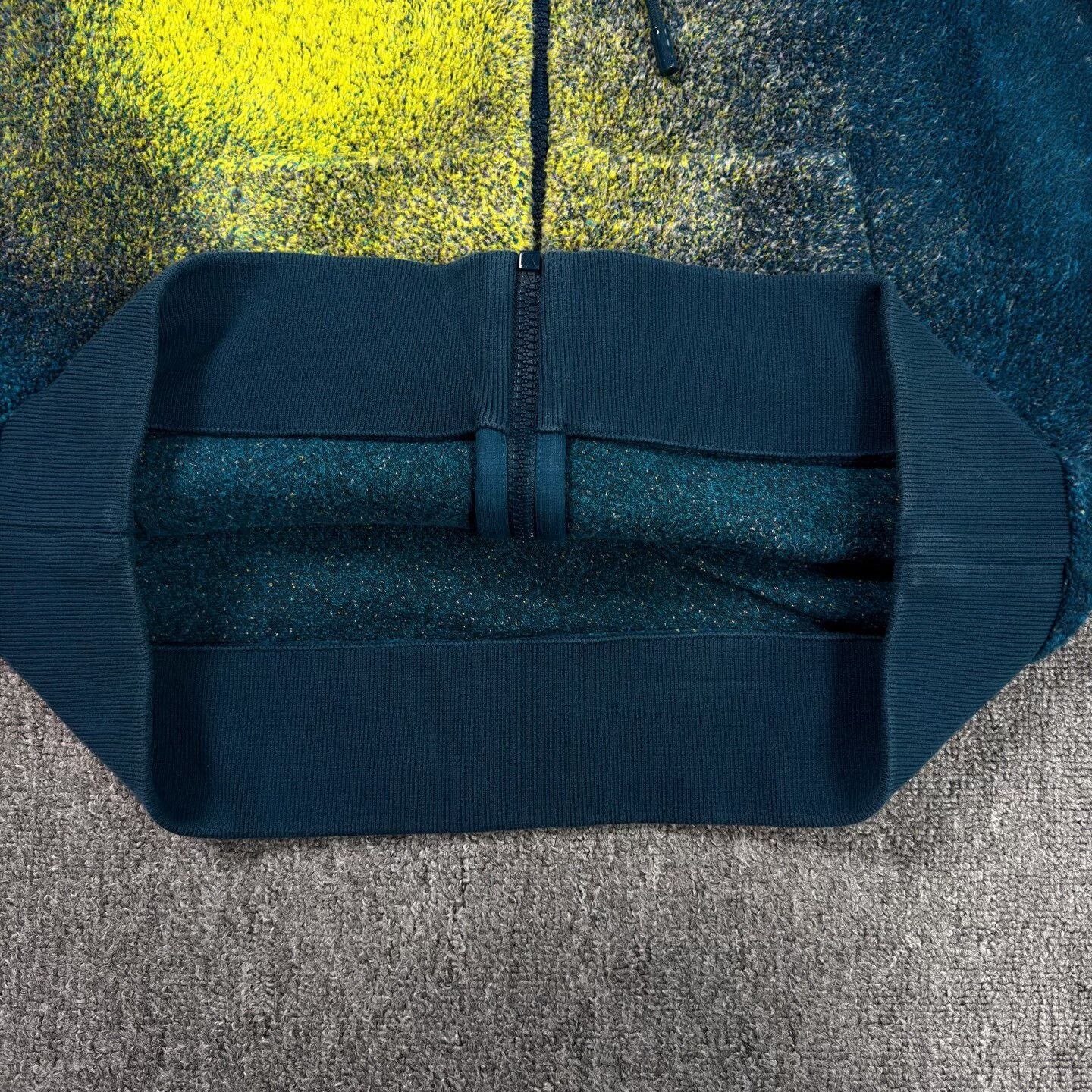 Louis Vuitton LV Blue Gradient Zip Hooded Jacket Size US M / EU 48-50 / 2 - 5 Thumbnail
