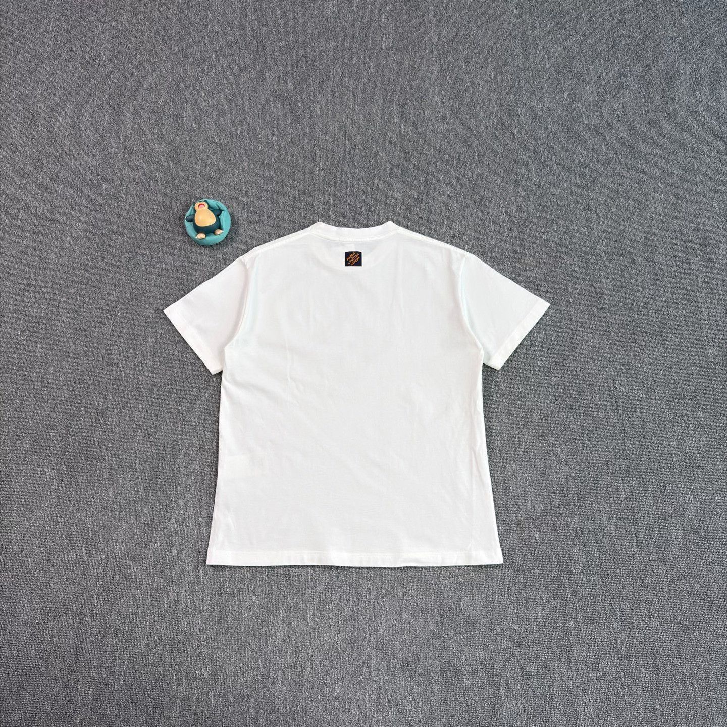 Louis Vuitton LV 25 Three-Flower Beaded White Tee Size S / US 4 / IT 40 - 2 Thumbnail