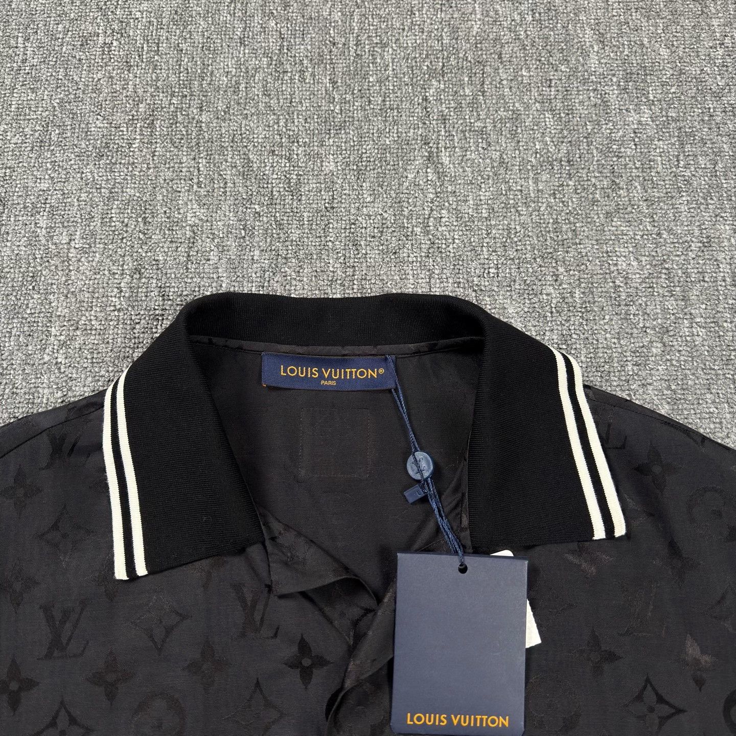 Louis Vuitton LV 25 Stripe All-Over Print Short-Sleeve Shirt Size US L / EU 52-54 / 3 - 3 Thumbnail