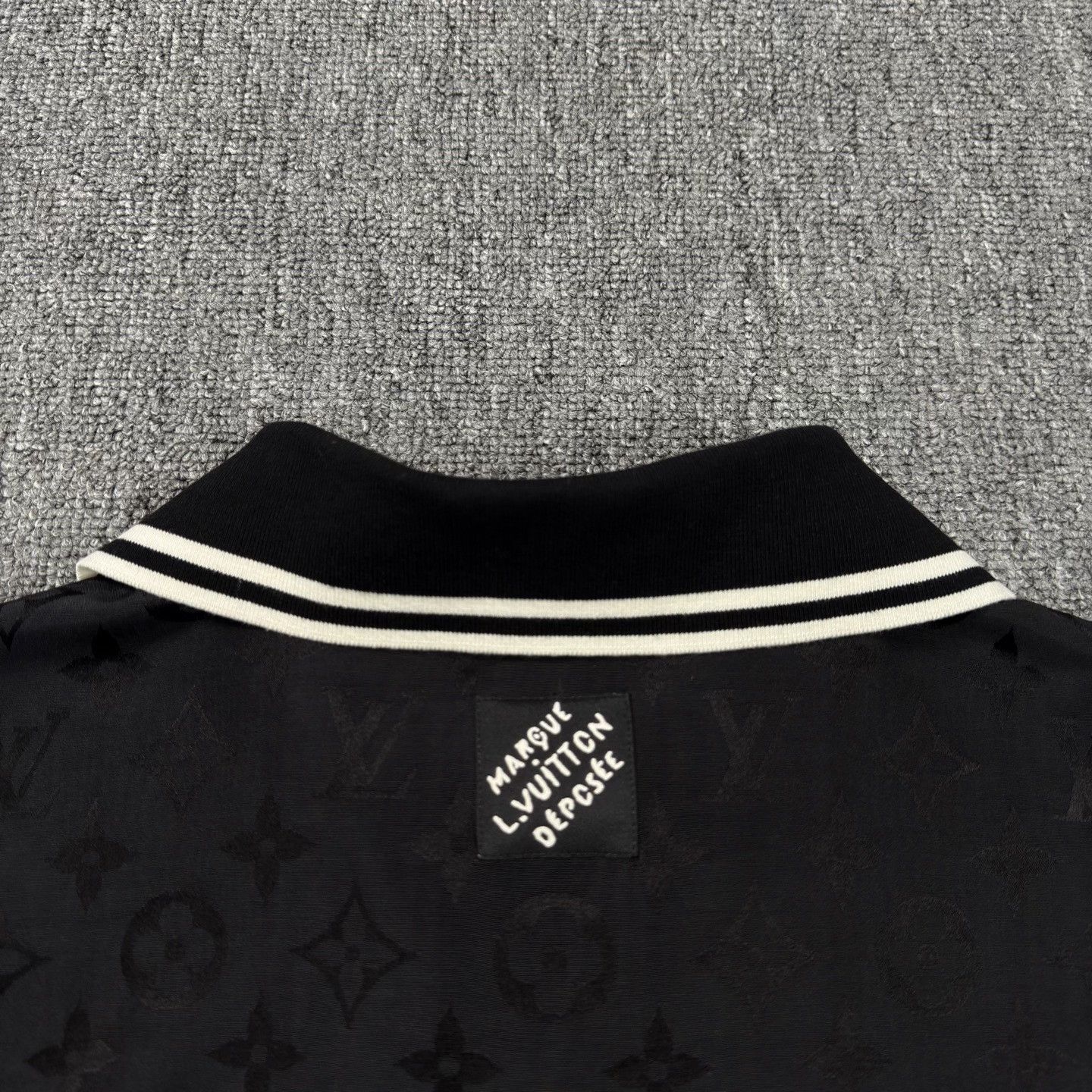 Louis Vuitton LV 25 Stripe All-Over Print Short-Sleeve Shirt Size US L / EU 52-54 / 3 - 9 Thumbnail