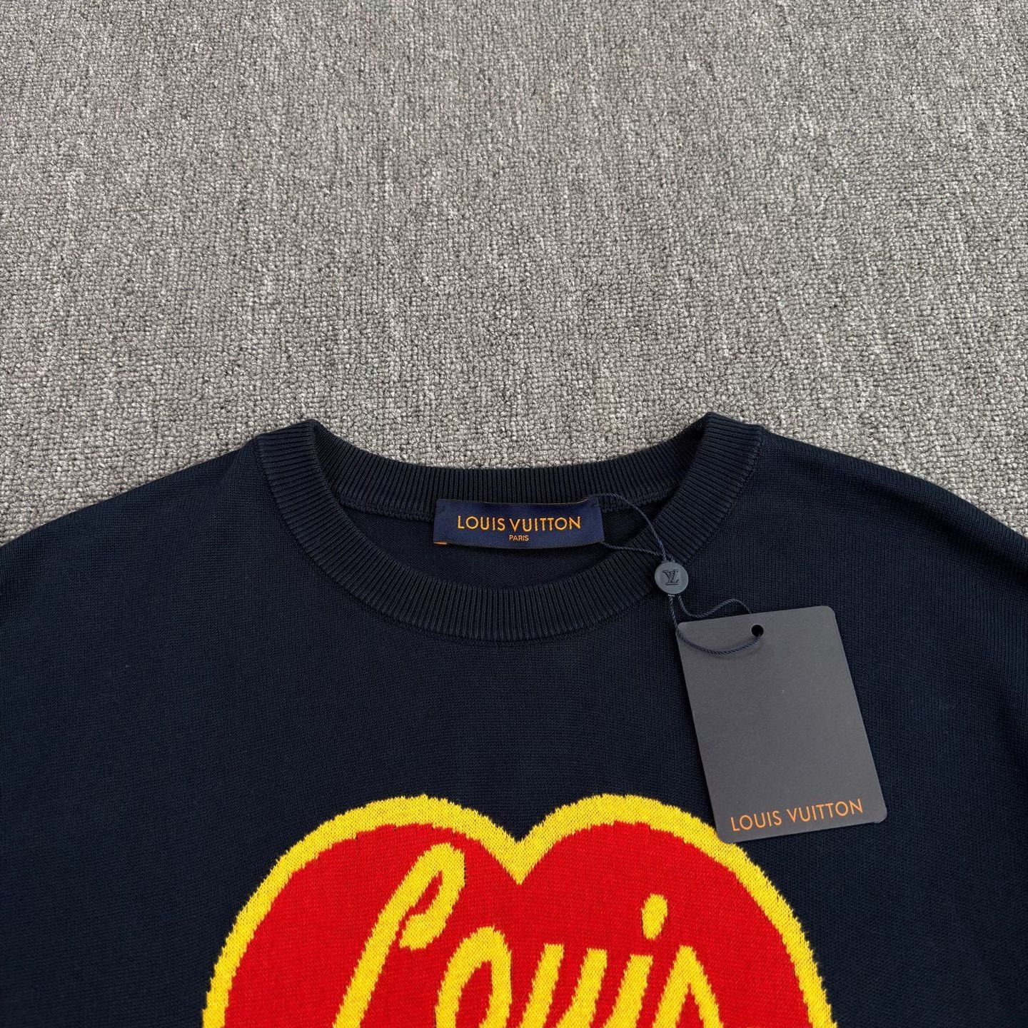 Louis Vuitton LV Nigo Heart Pattern Navy Knit Tee Size US XL / EU 56 / 4 - 3 Thumbnail