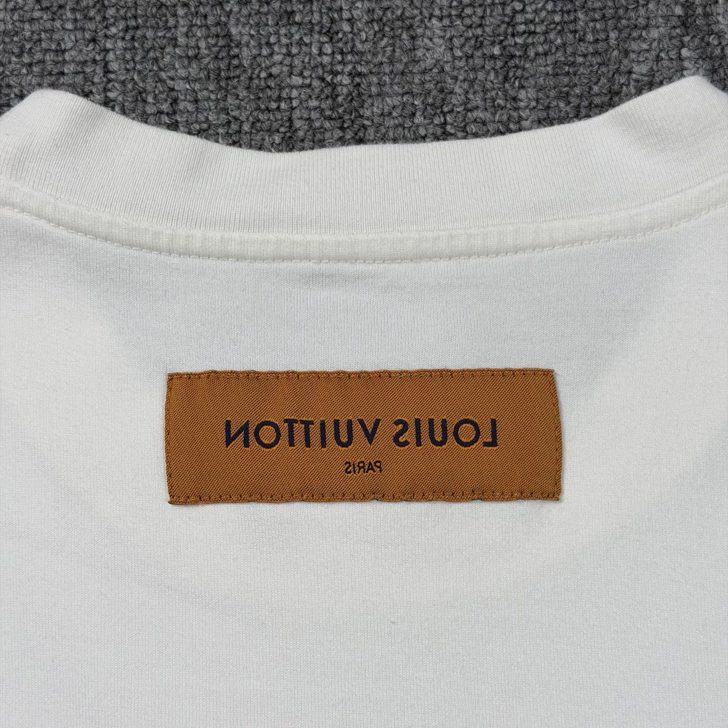 Louis Vuitton LV 25 White Embossed Logo T-shirt Size US M / EU 48-50 / 2 - 8 Thumbnail
