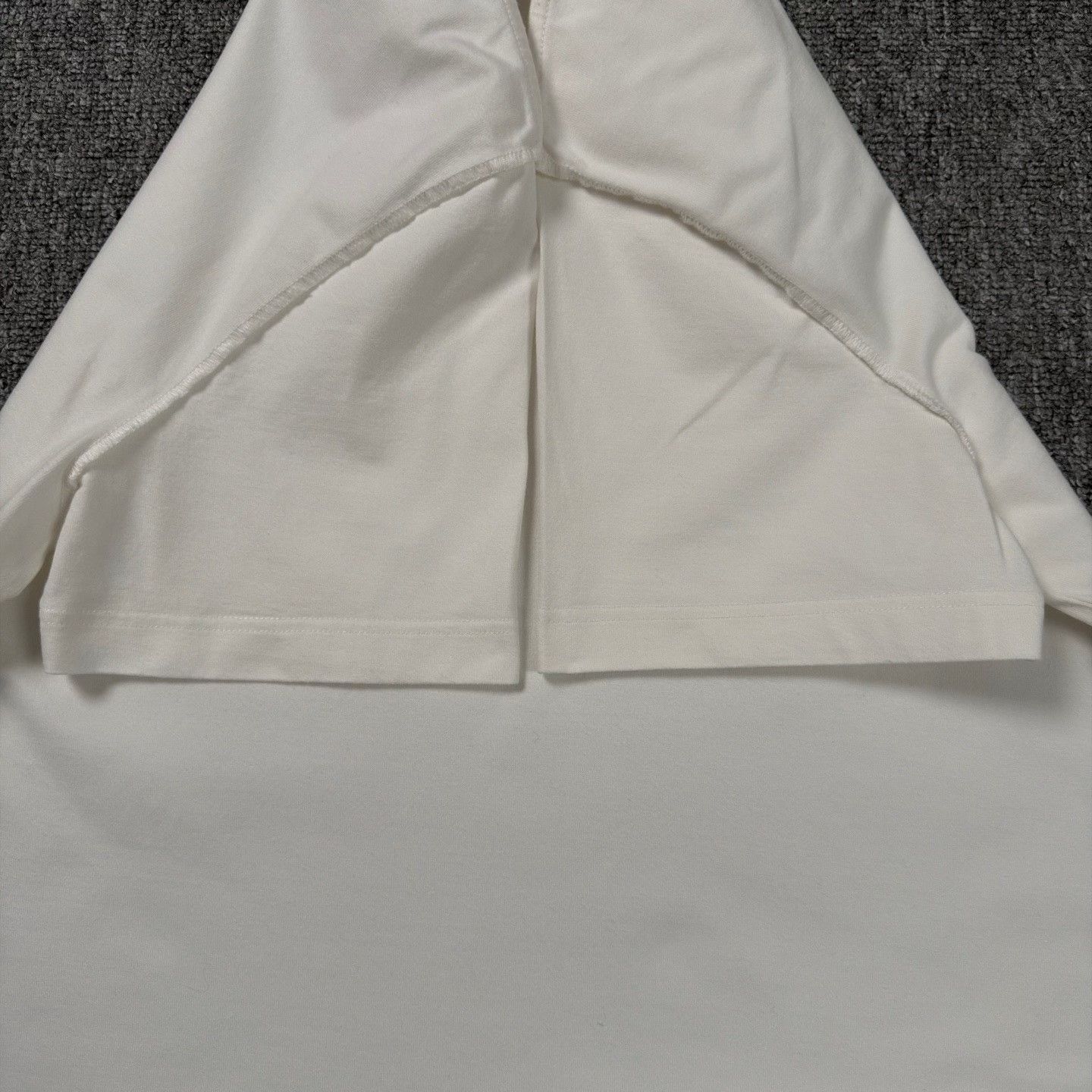 Louis Vuitton LV 25 White Embossed Logo T-shirt Size US M / EU 48-50 / 2 - 6 Thumbnail