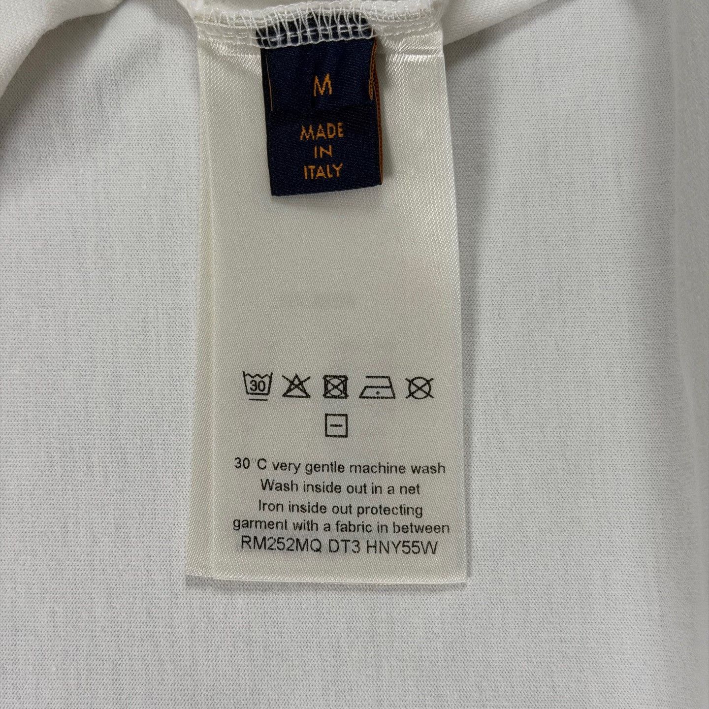 Louis Vuitton LV 25 White Embossed Logo T-shirt Size US M / EU 48-50 / 2 - 4 Thumbnail