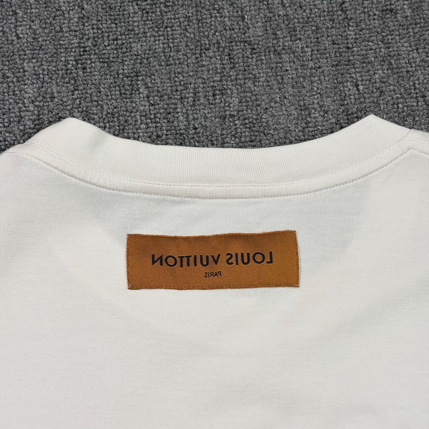 Louis Vuitton LV Embroidered Large Logo White T-Shirt Size US XXL / EU 58 / 5 - 8 Thumbnail