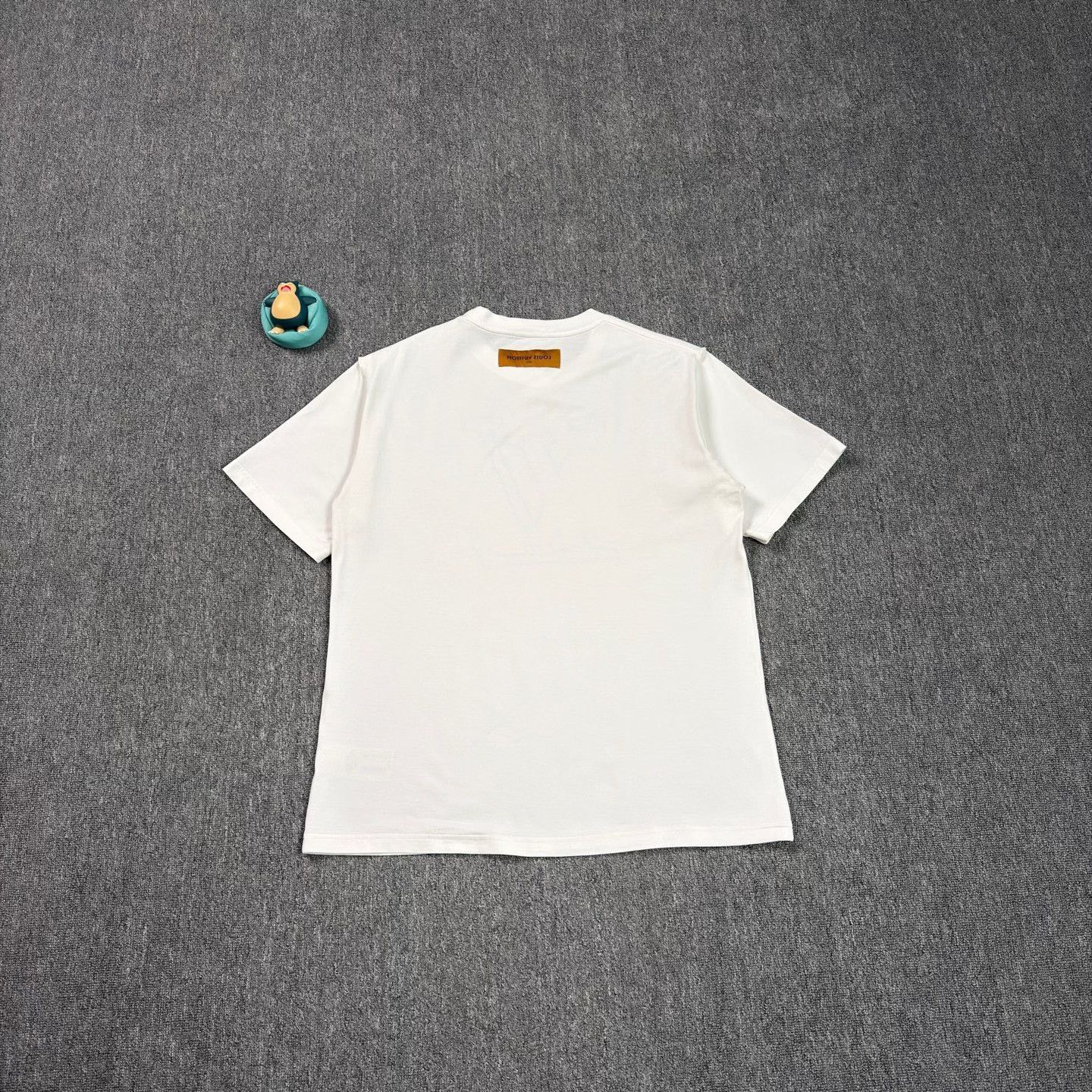 Louis Vuitton LV Embroidered Large Logo White T-Shirt Size US XXL / EU 58 / 5 - 2 Thumbnail
