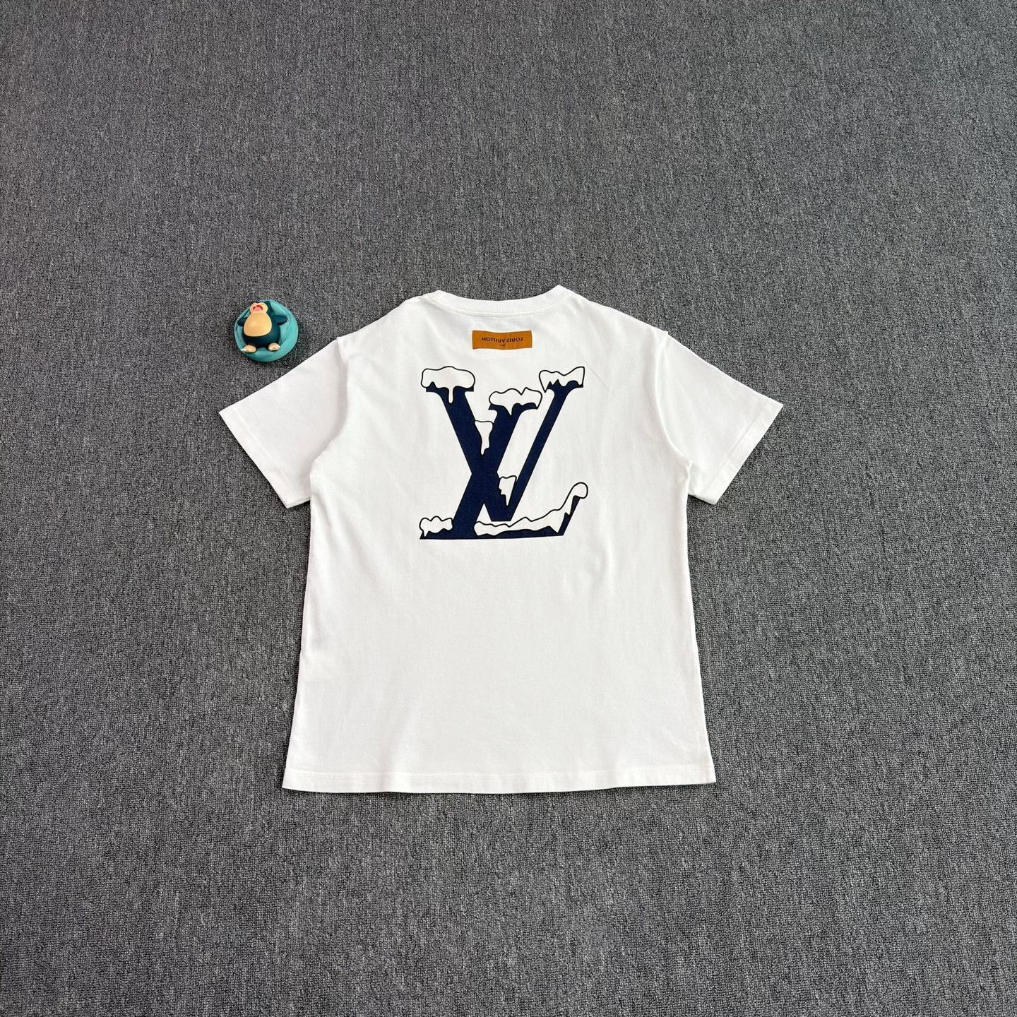 Louis Vuitton LV Snow Mountain Big Logo White Tee Size US L / EU 52-54 / 3 - 2 Thumbnail