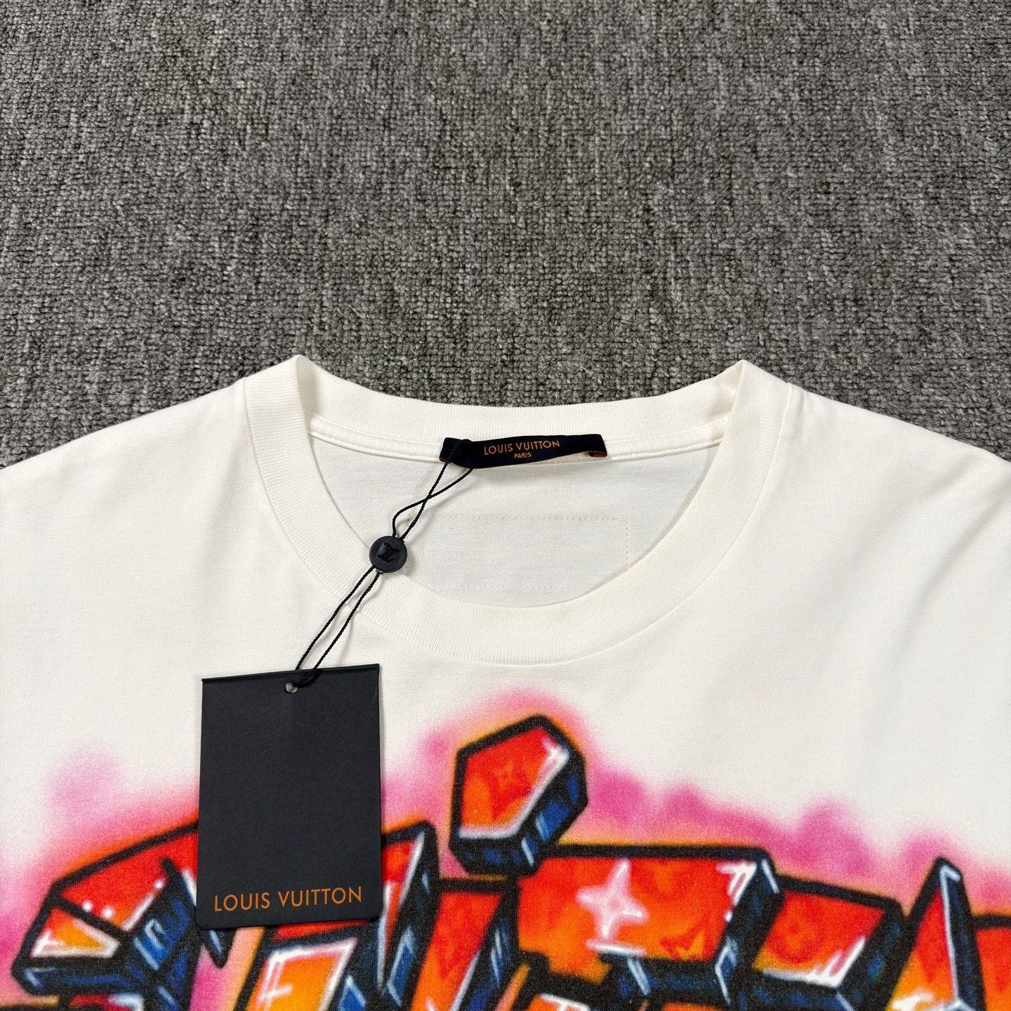 Louis Vuitton LV White Graffiti Short-Sleeve Shirt Size US XL / EU 56 / 4 - 3 Thumbnail