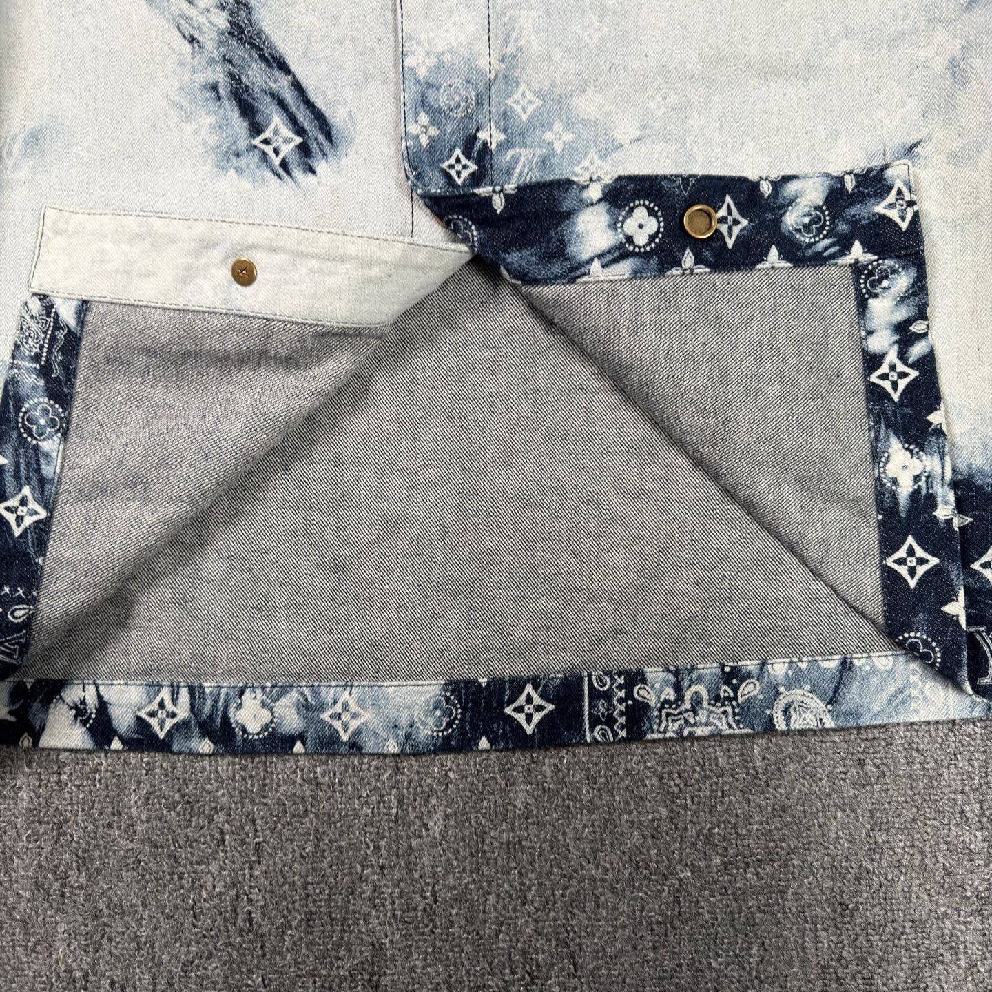 Louis Vuitton LV Paisley Print Short-Sleeve Shirt Size US S / EU 44-46 / 1 - 5 Thumbnail