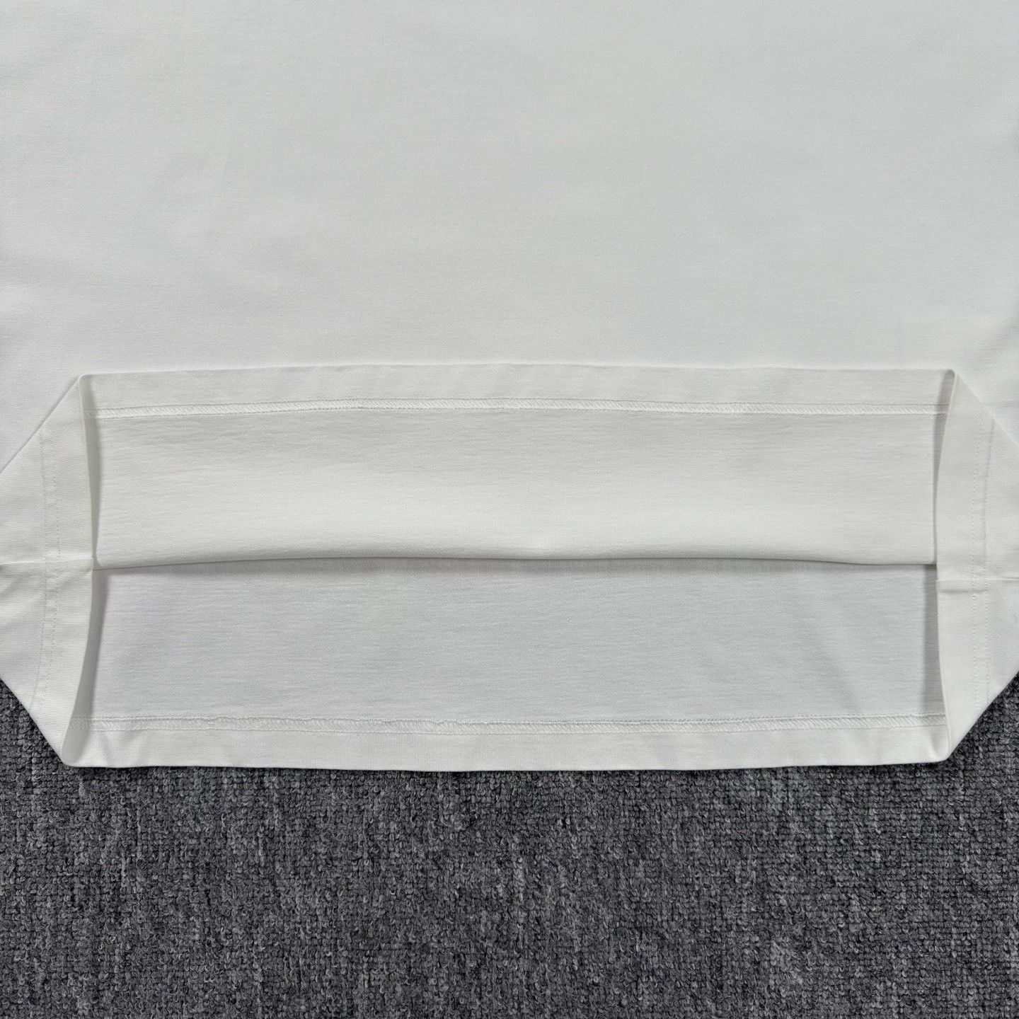 Louis Vuitton LV Embossed Logo White Short-Sleeve Size US XL / EU 56 / 4 - 7 Thumbnail