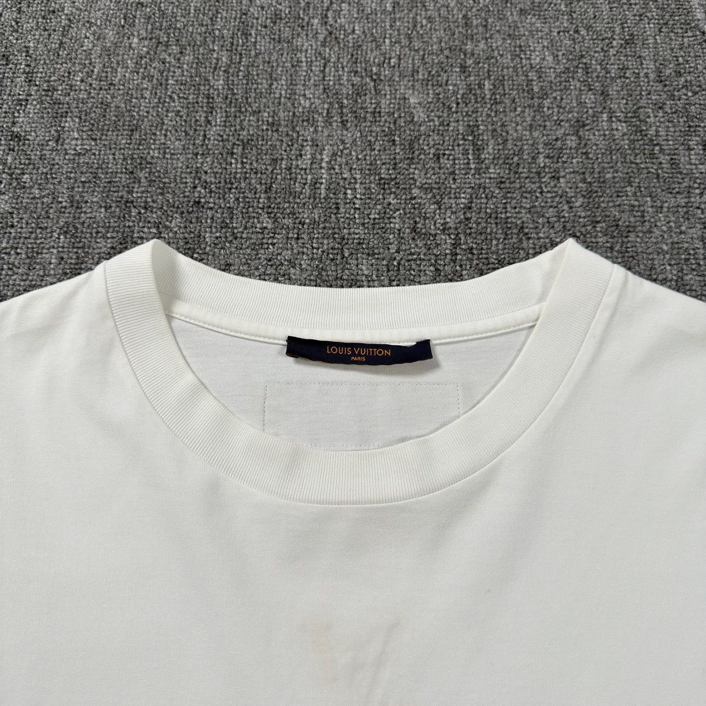 Louis Vuitton LV Embossed Logo White Short-Sleeve Size US XL / EU 56 / 4 - 3 Thumbnail