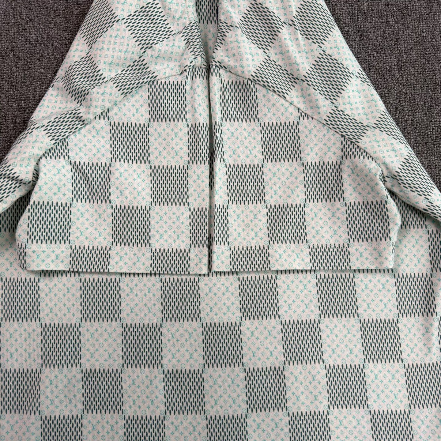 Louis Vuitton LV Checkerboard White Green Short-Sleeve Size US S / EU 44-46 / 1 - 6 Thumbnail