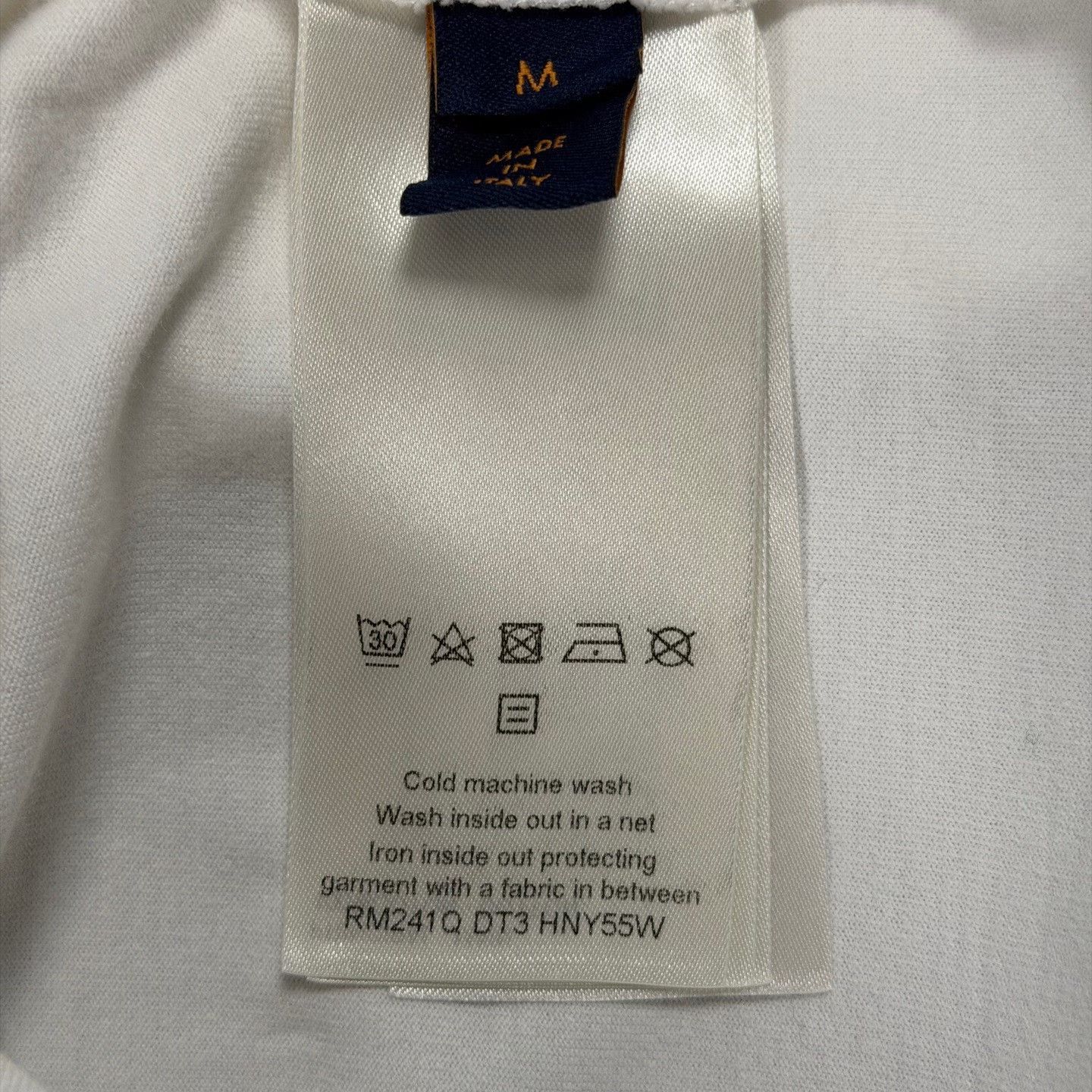 Louis Vuitton LV White Embossed Logo T-Shirt Size US M / EU 48-50 / 2 - 4 Thumbnail
