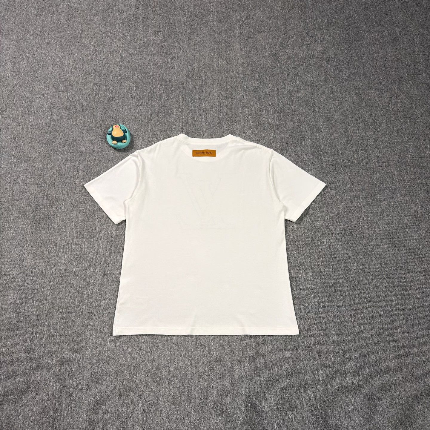 Louis Vuitton LV Embroidered Big Logo White T-shirt Size US XL / EU 56 / 4 - 2 Thumbnail