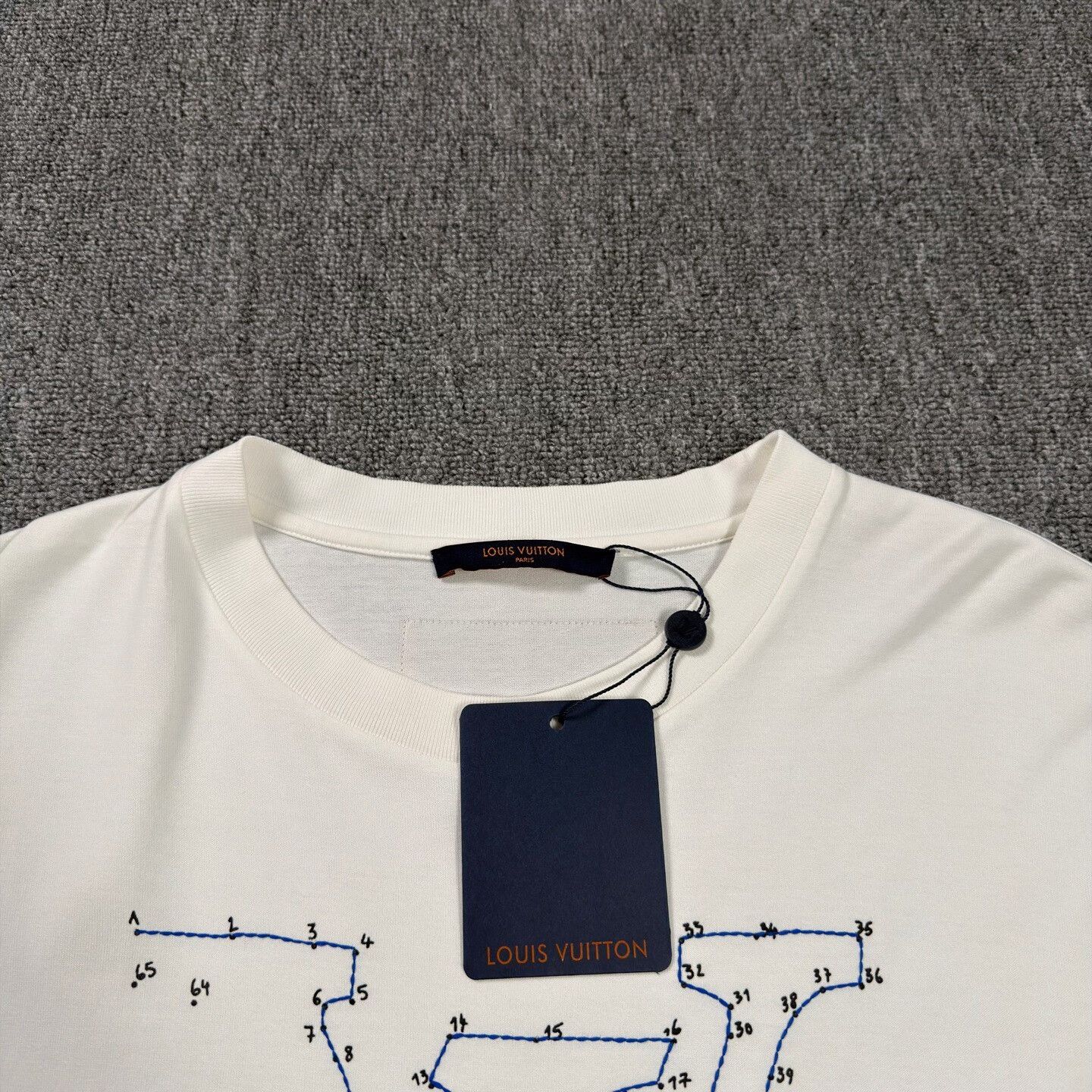 Louis Vuitton LV Embroidered Big Logo White T-shirt Size US XL / EU 56 / 4 - 3 Thumbnail