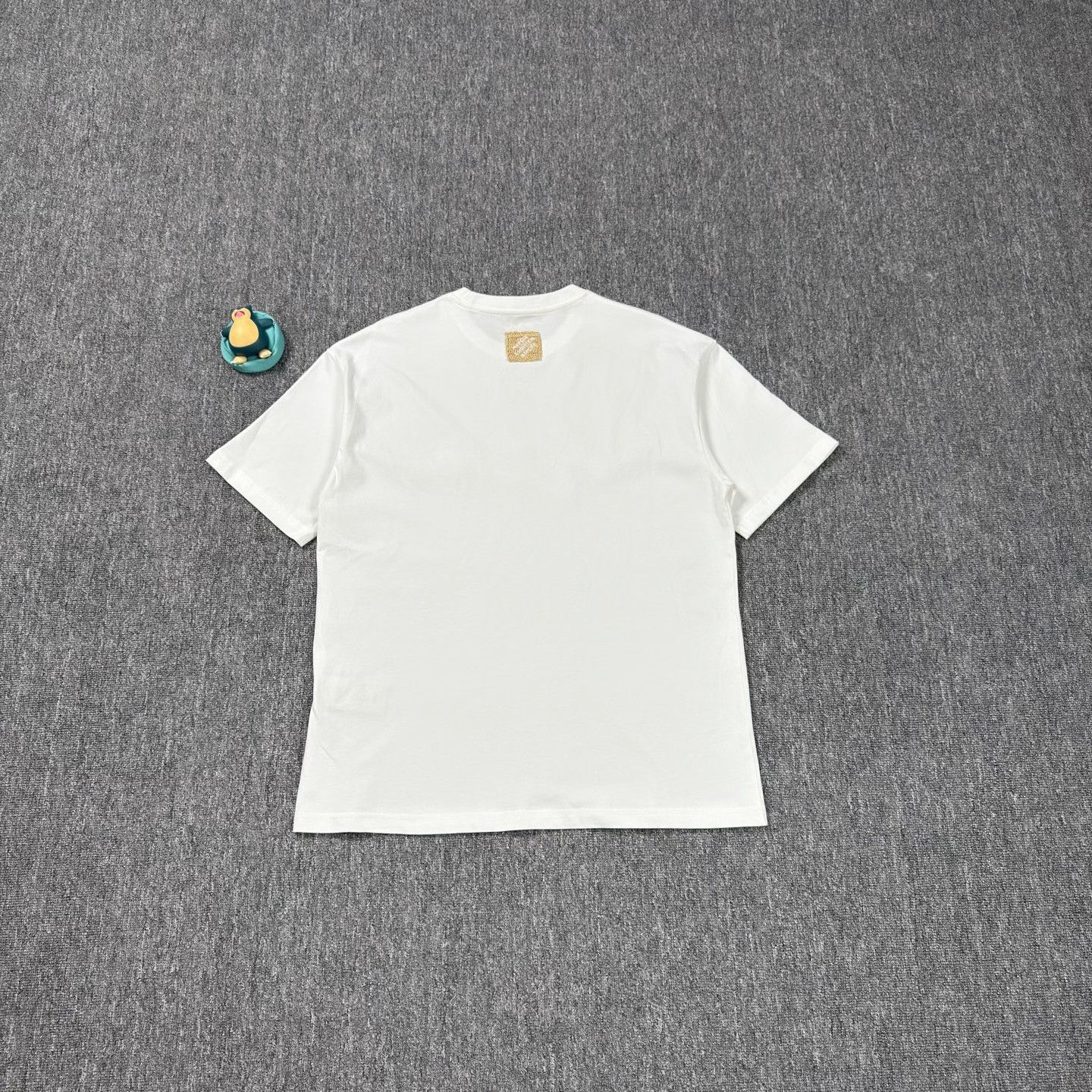 Louis Vuitton LV 25 Embroidered Cursive Slogan Tee Size US XXL / EU 58 / 5 - 2 Thumbnail